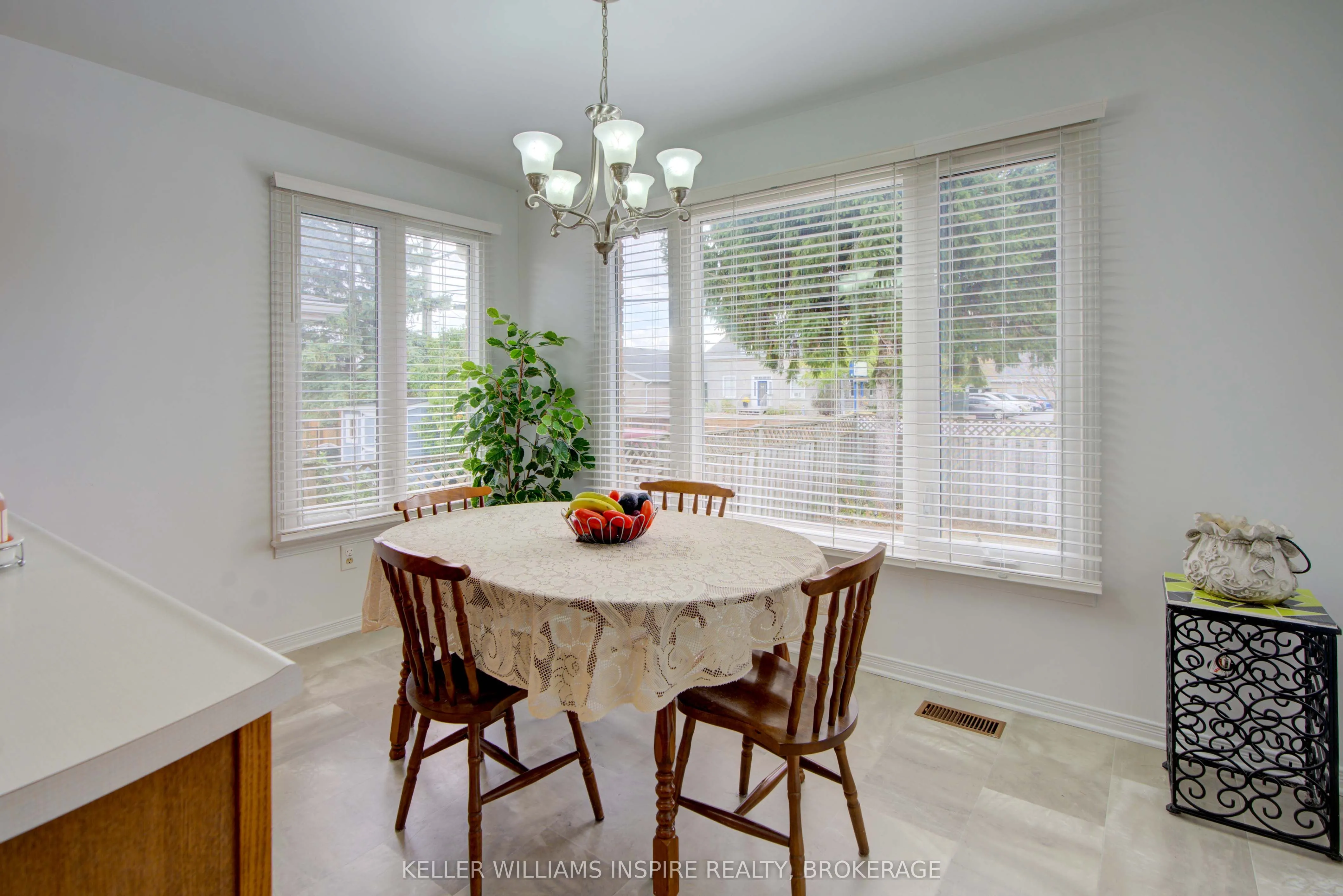 1056 Palmerston Crescent