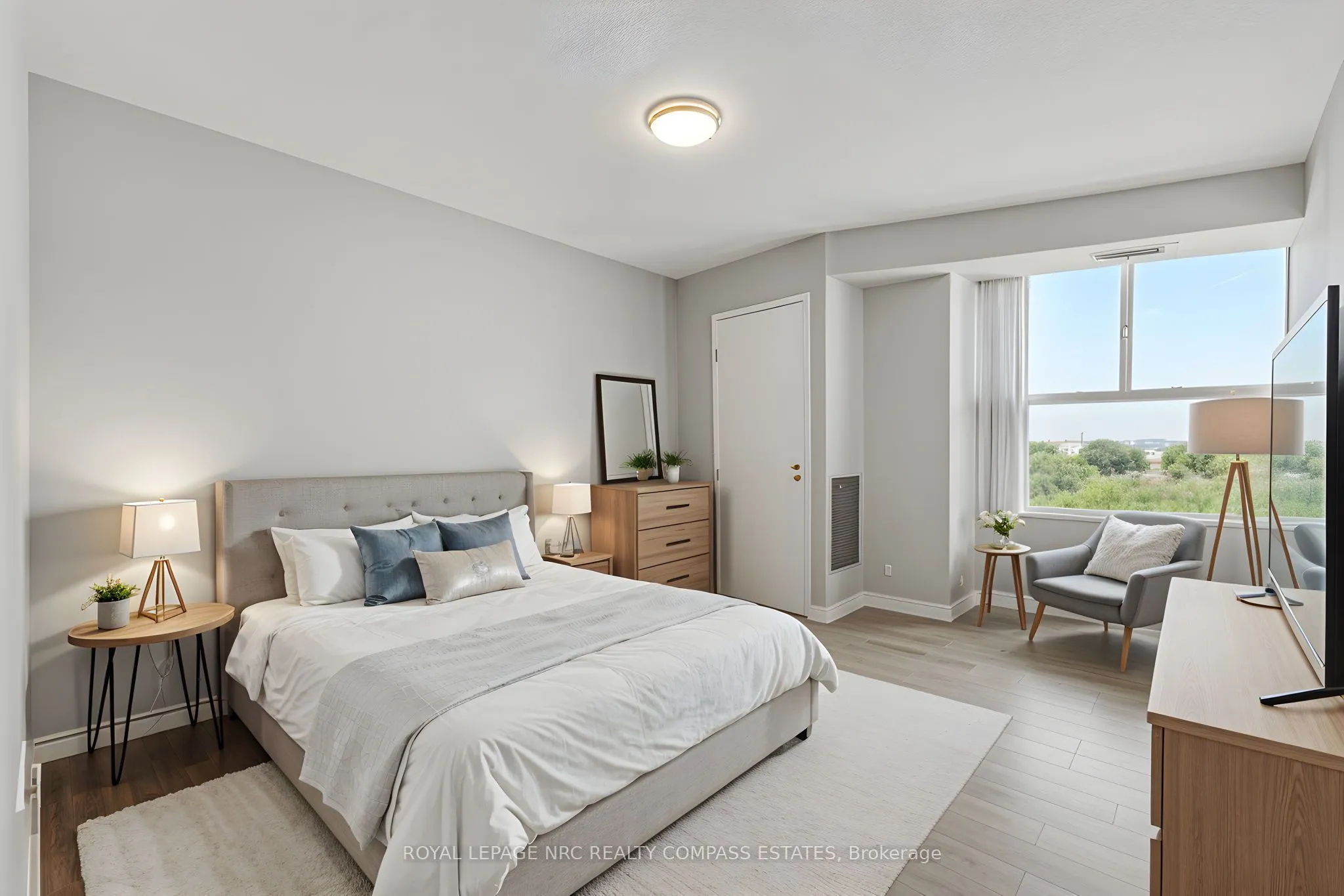 7 Gale Crescent, #807