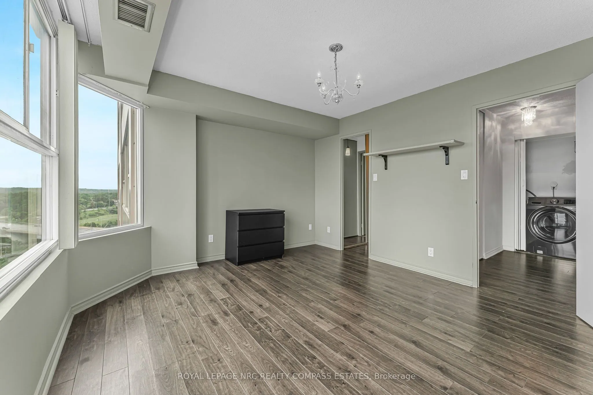 7 Gale Crescent, #807