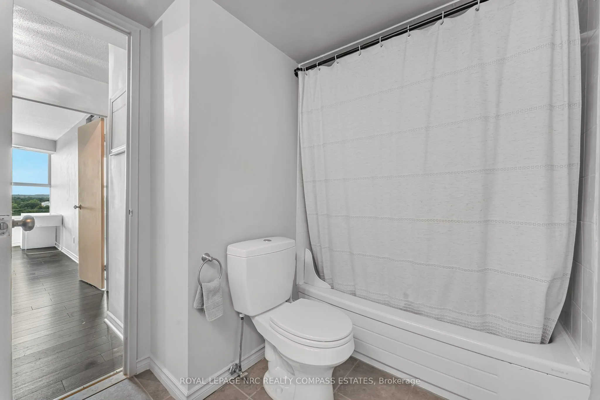 7 Gale Crescent, #807
