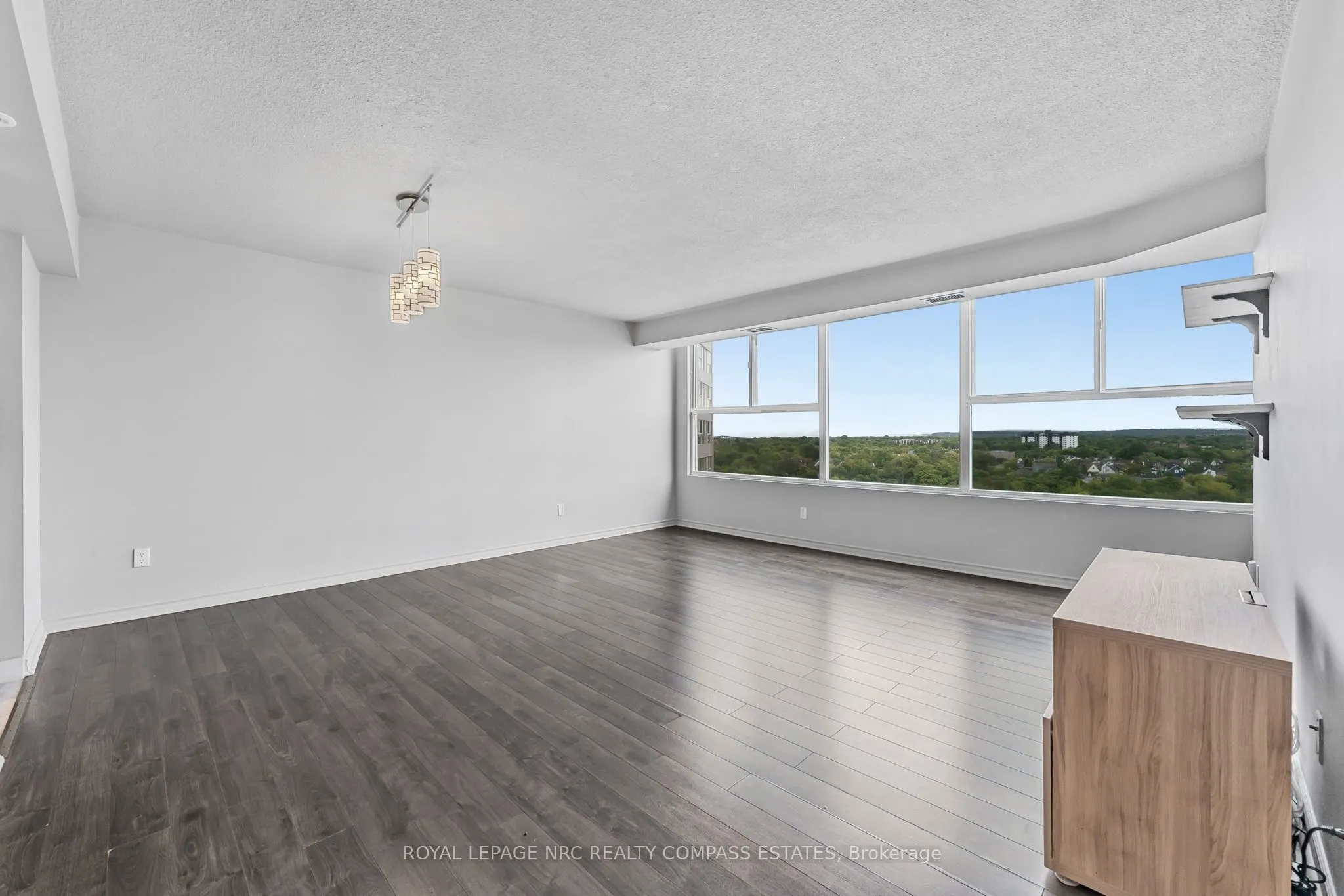 7 Gale Crescent, #807