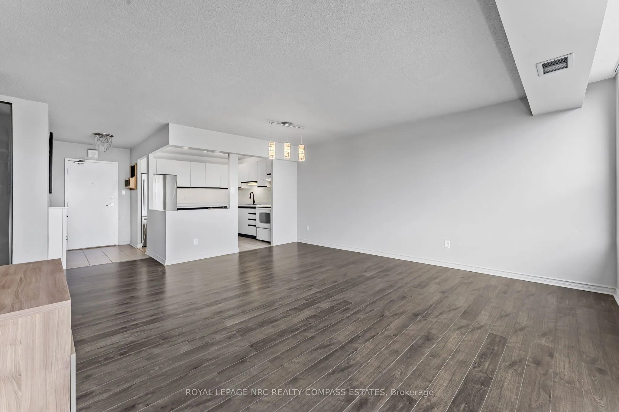 7 Gale Crescent, #807