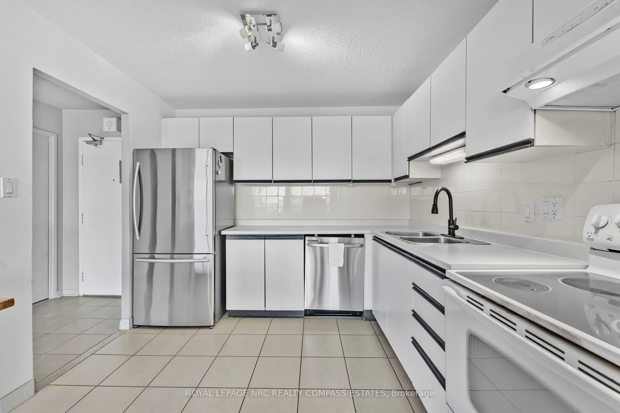 7 Gale Crescent, #807