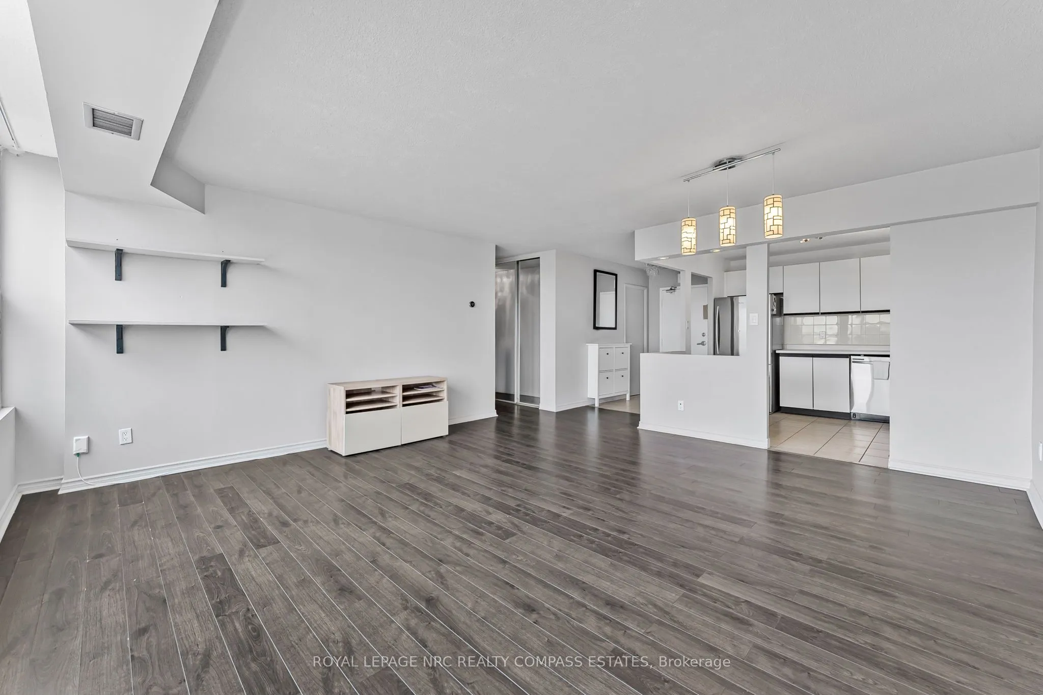 7 Gale Crescent, #807