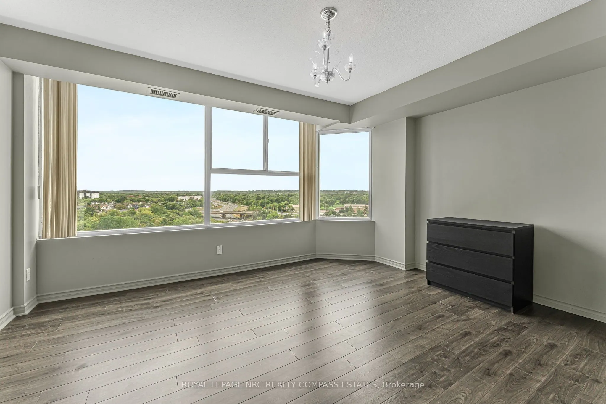 7 Gale Crescent, #807
