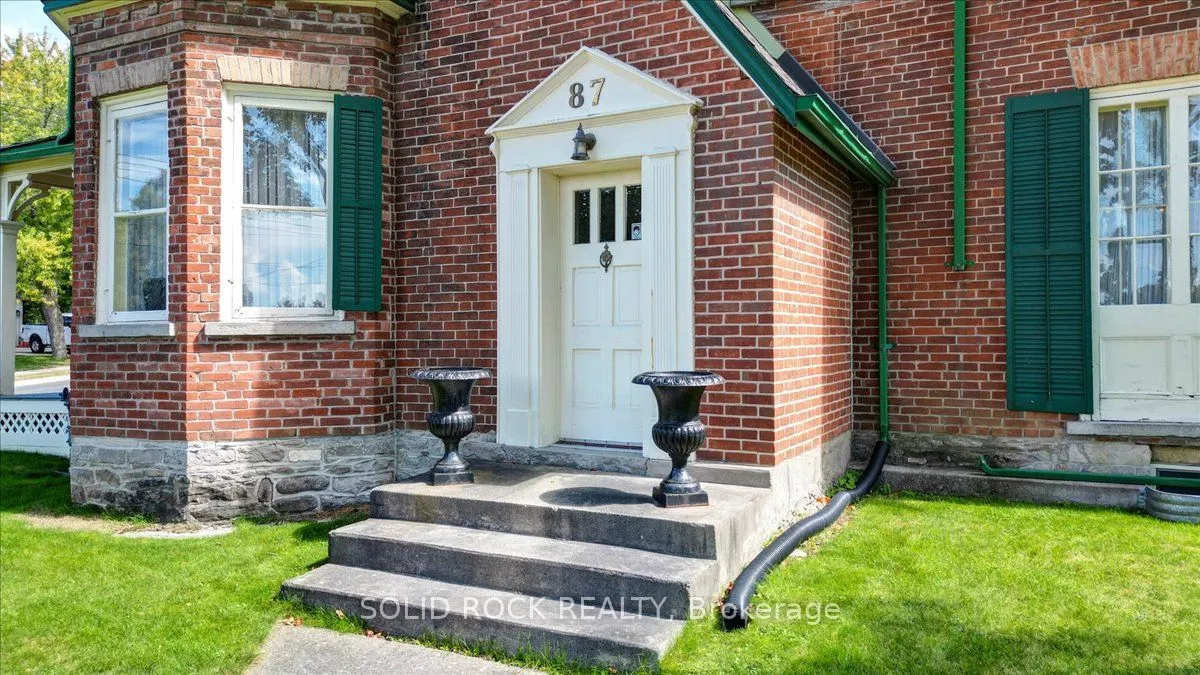 87 Booth Street N