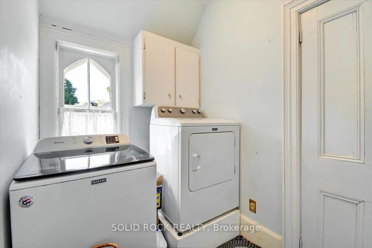 87 Booth Street N
