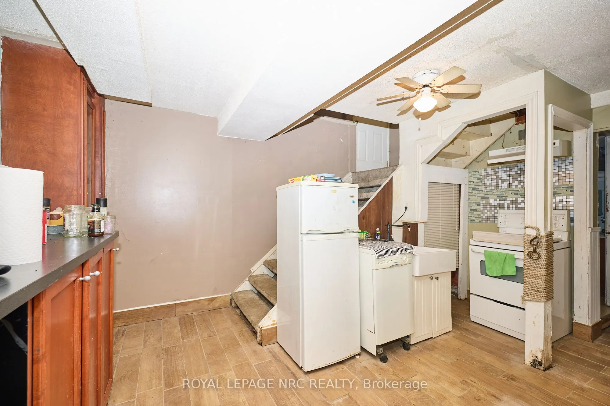 489 Lakeside Road