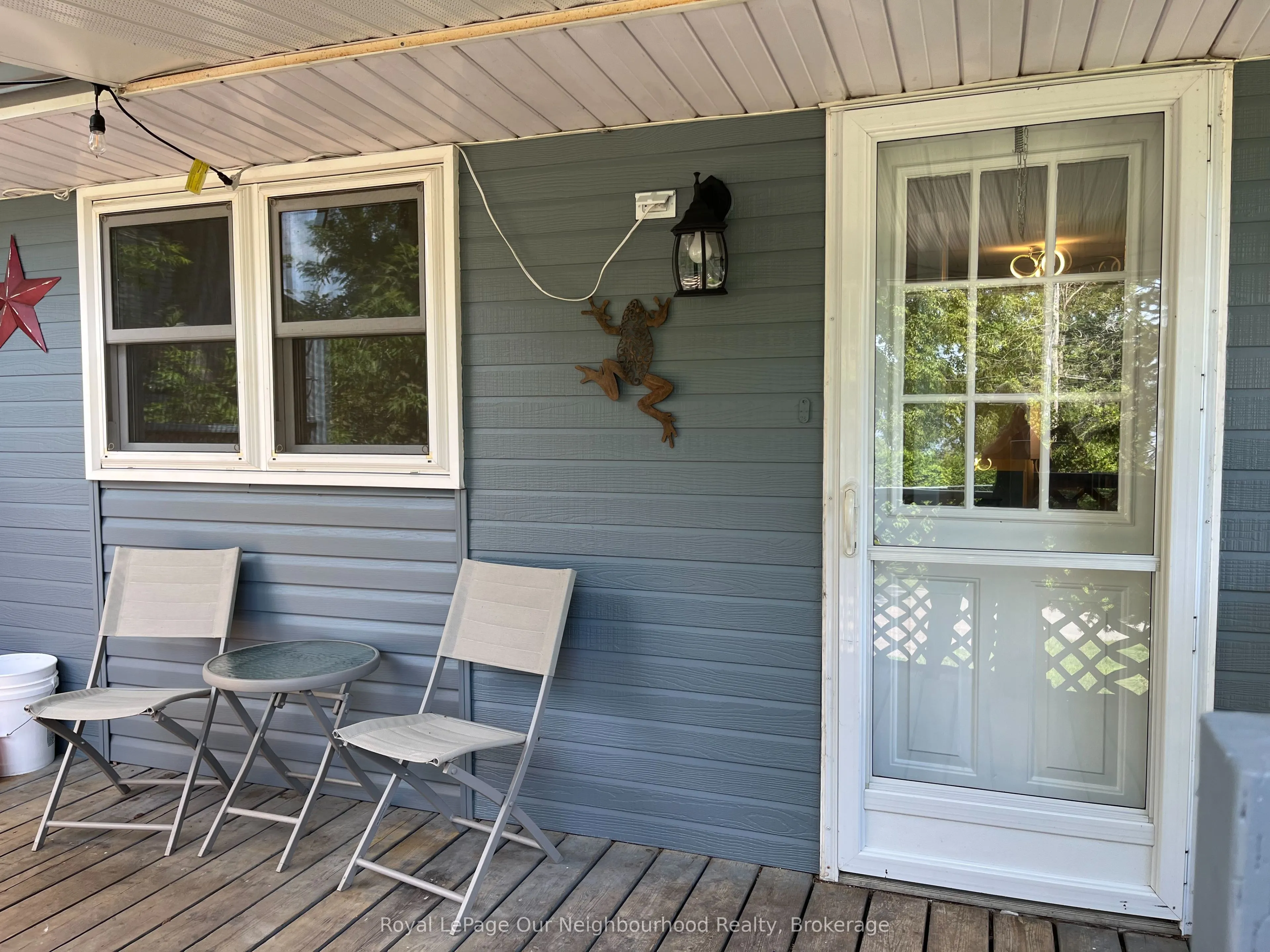 72 Lakeshore Road