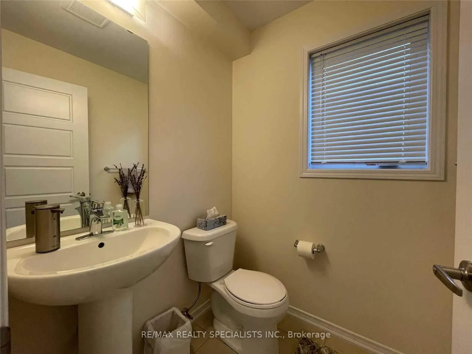 122 Esther Crescent