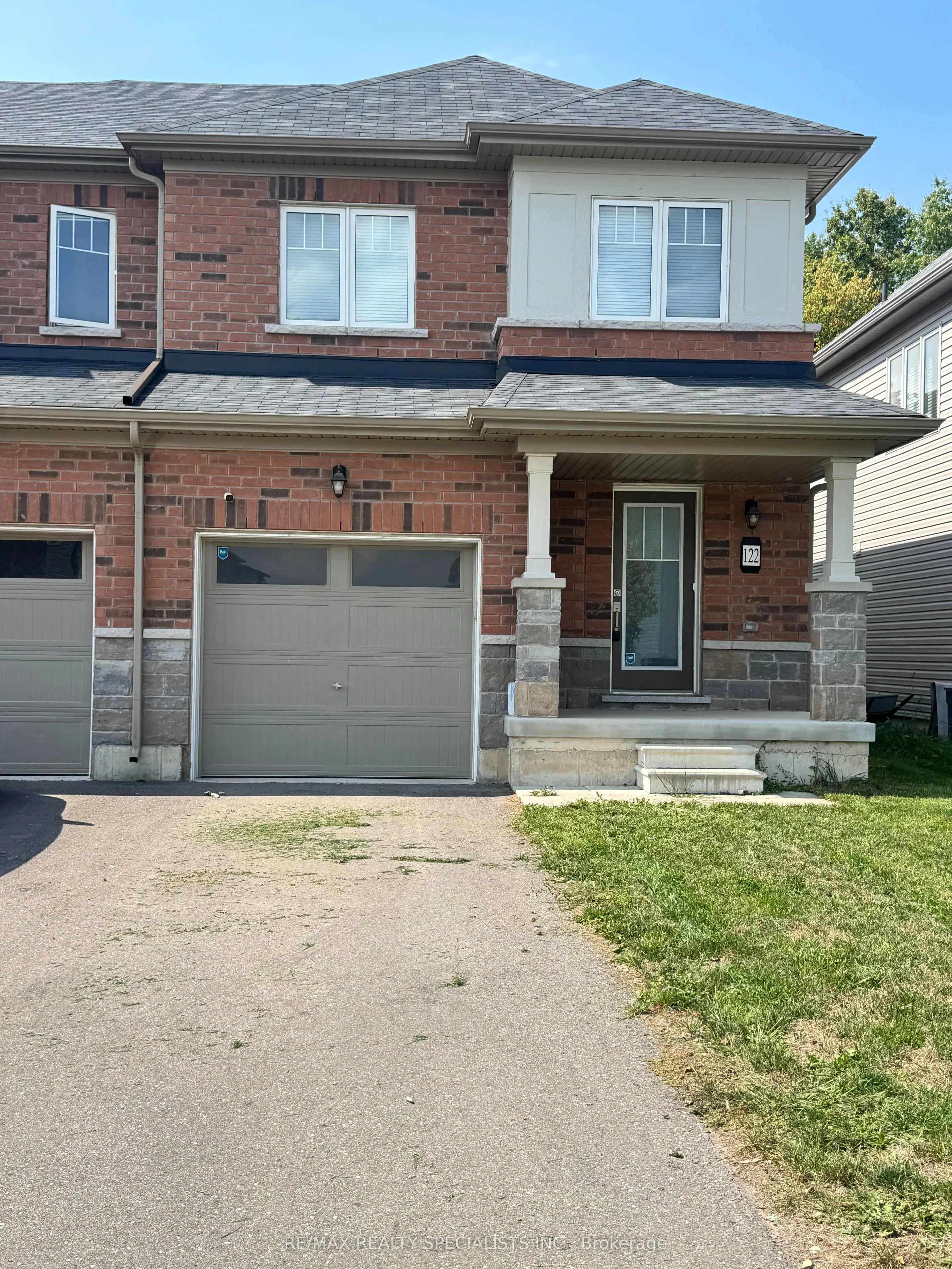 122 Esther Crescent