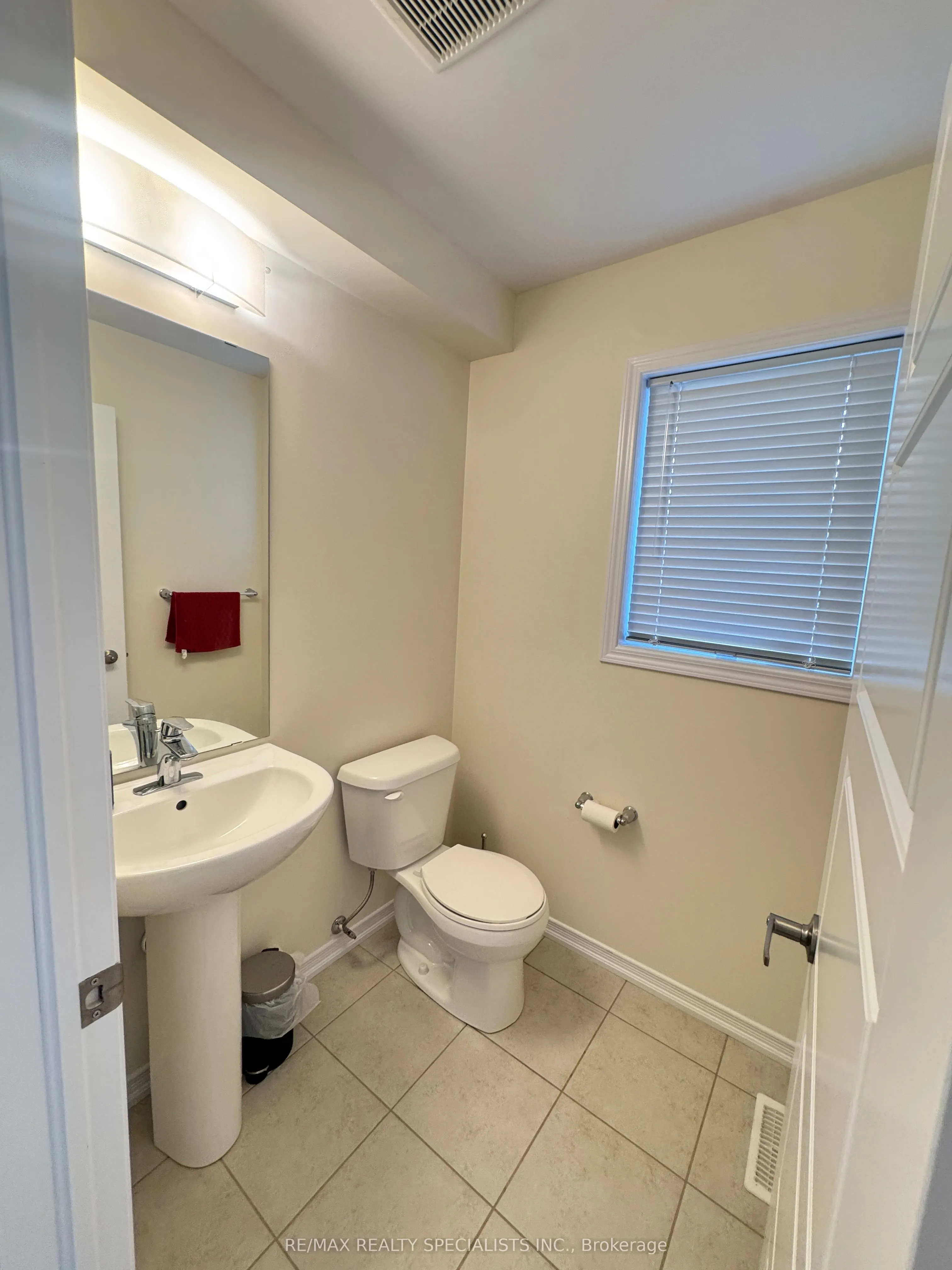 122 Esther Crescent
