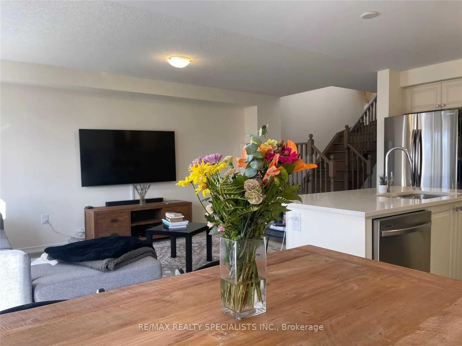 122 Esther Crescent