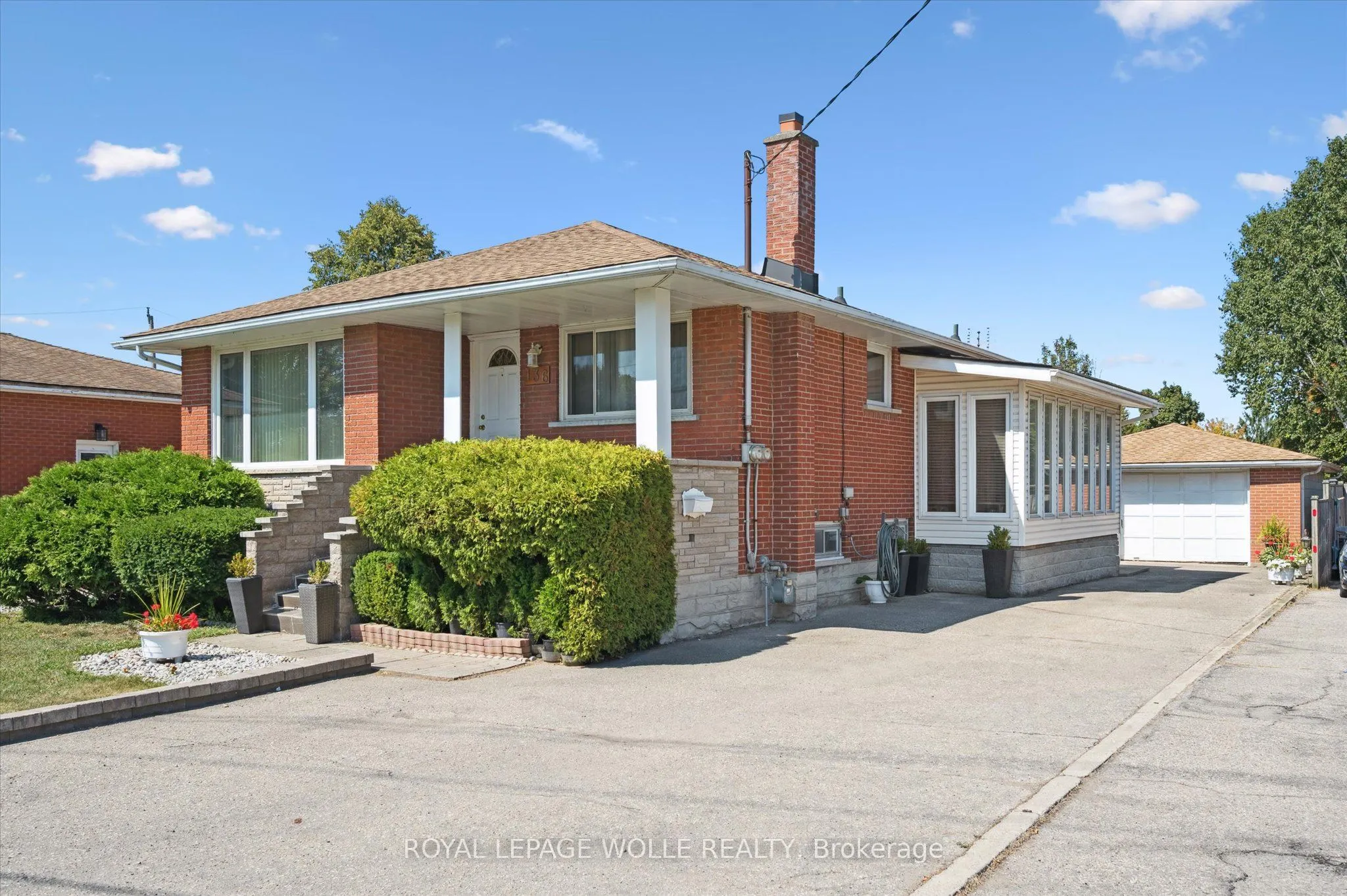 136 Fairway Road N
