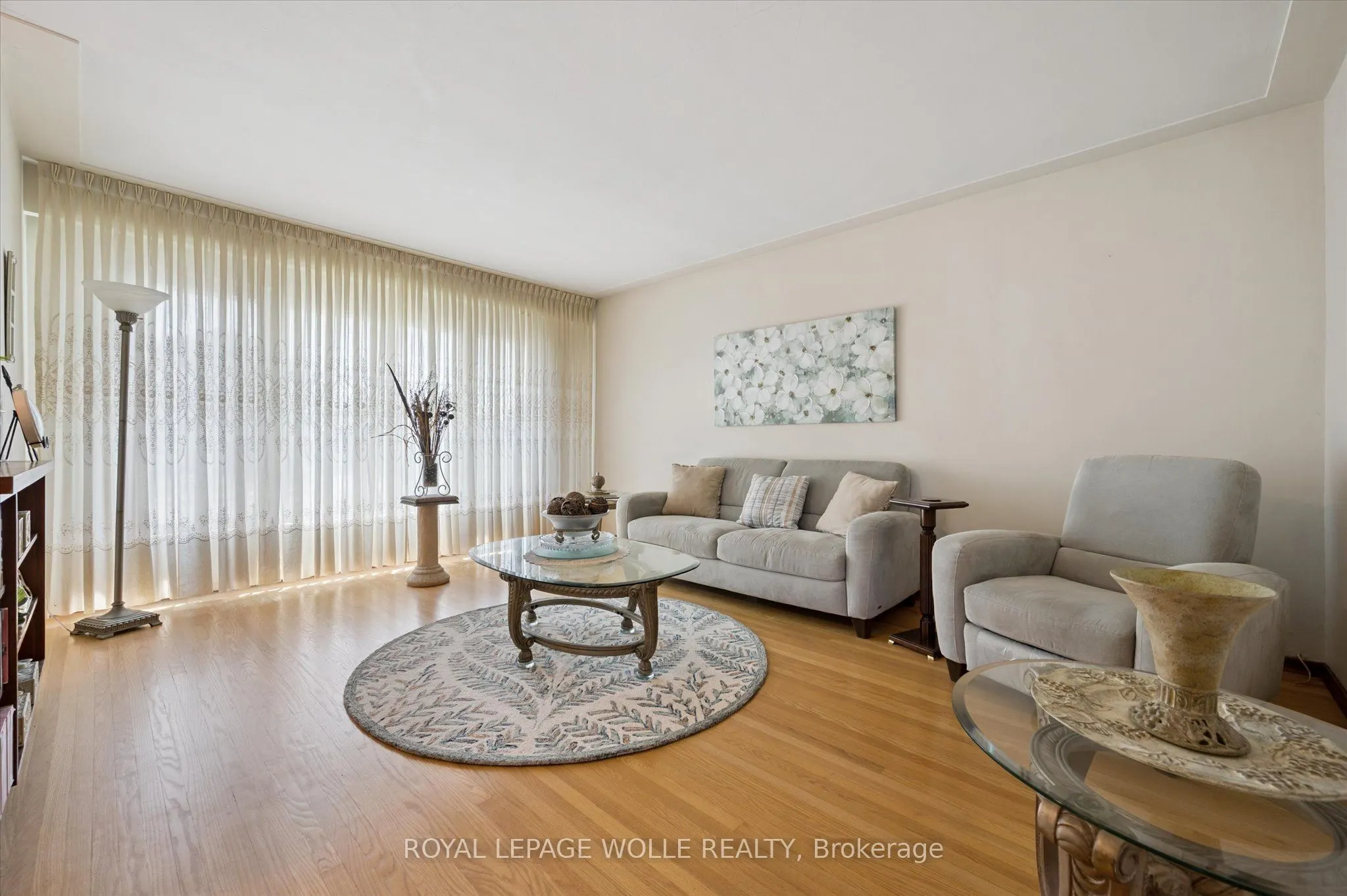 136 Fairway Road N