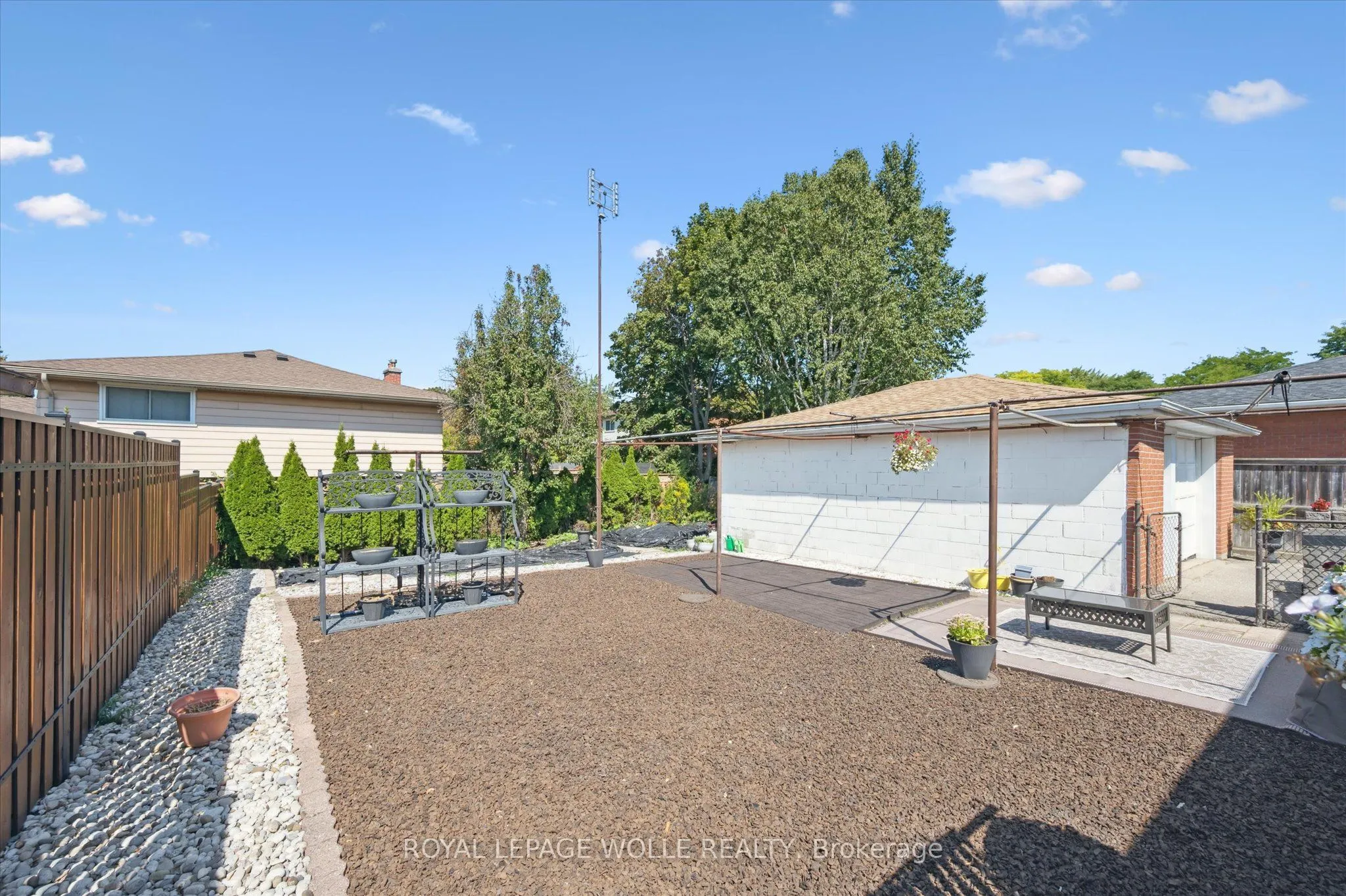 136 Fairway Road N
