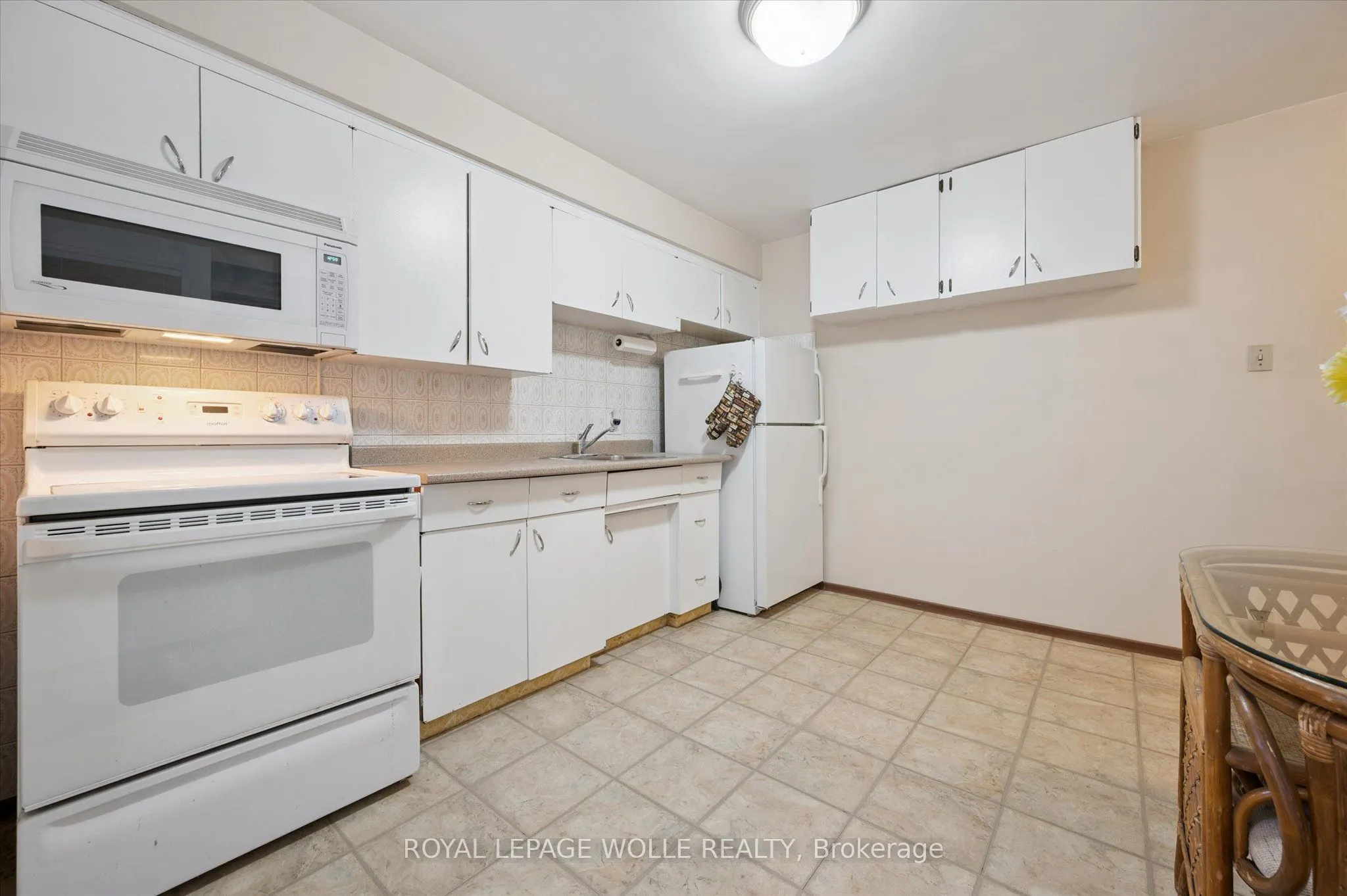 136 Fairway Road N