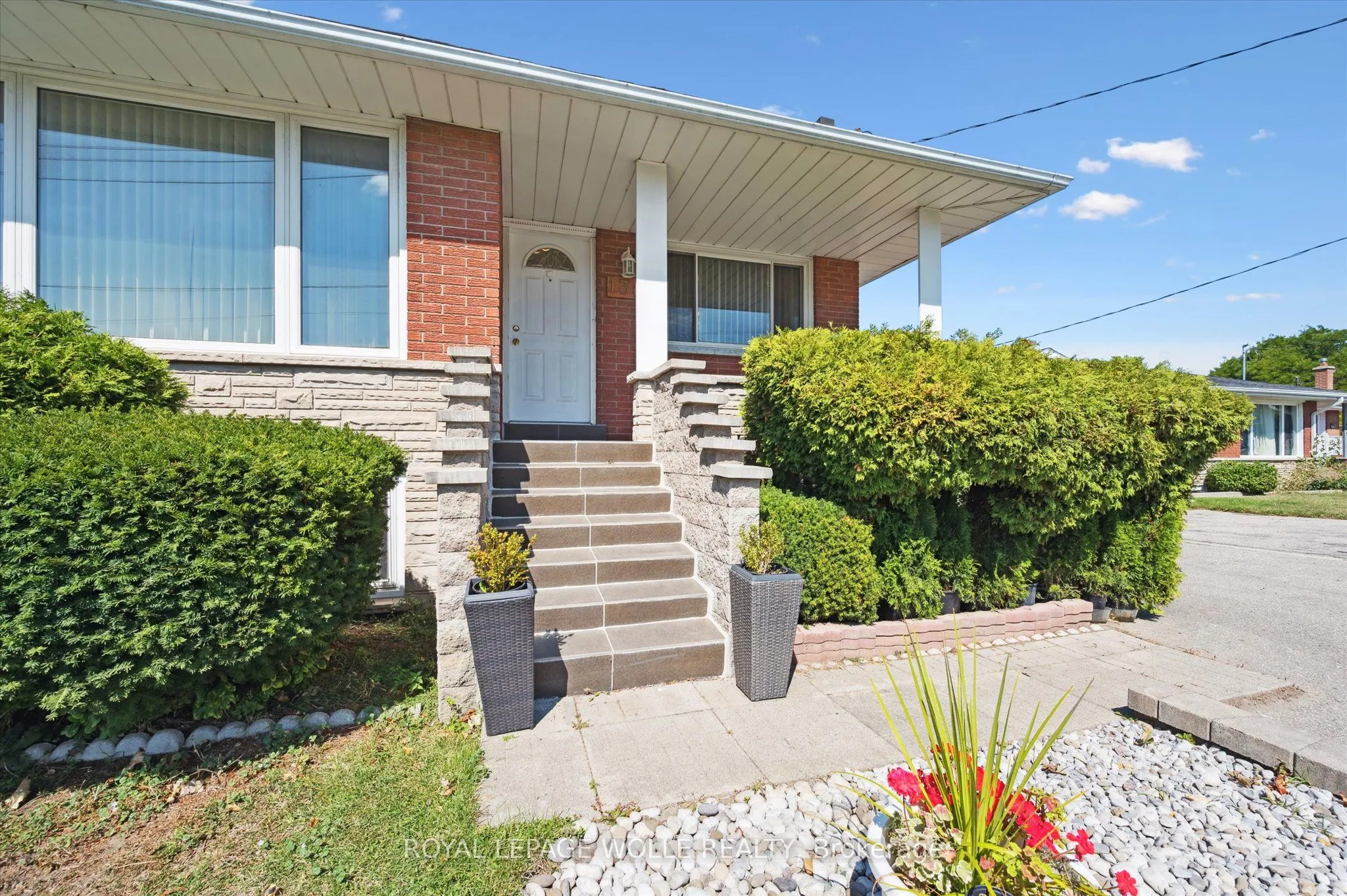 136 Fairway Road N