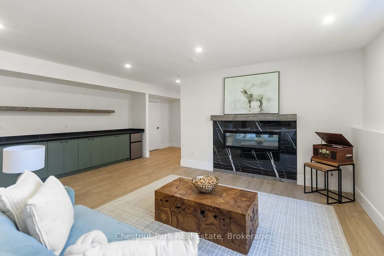 60 Hawkins Point Road