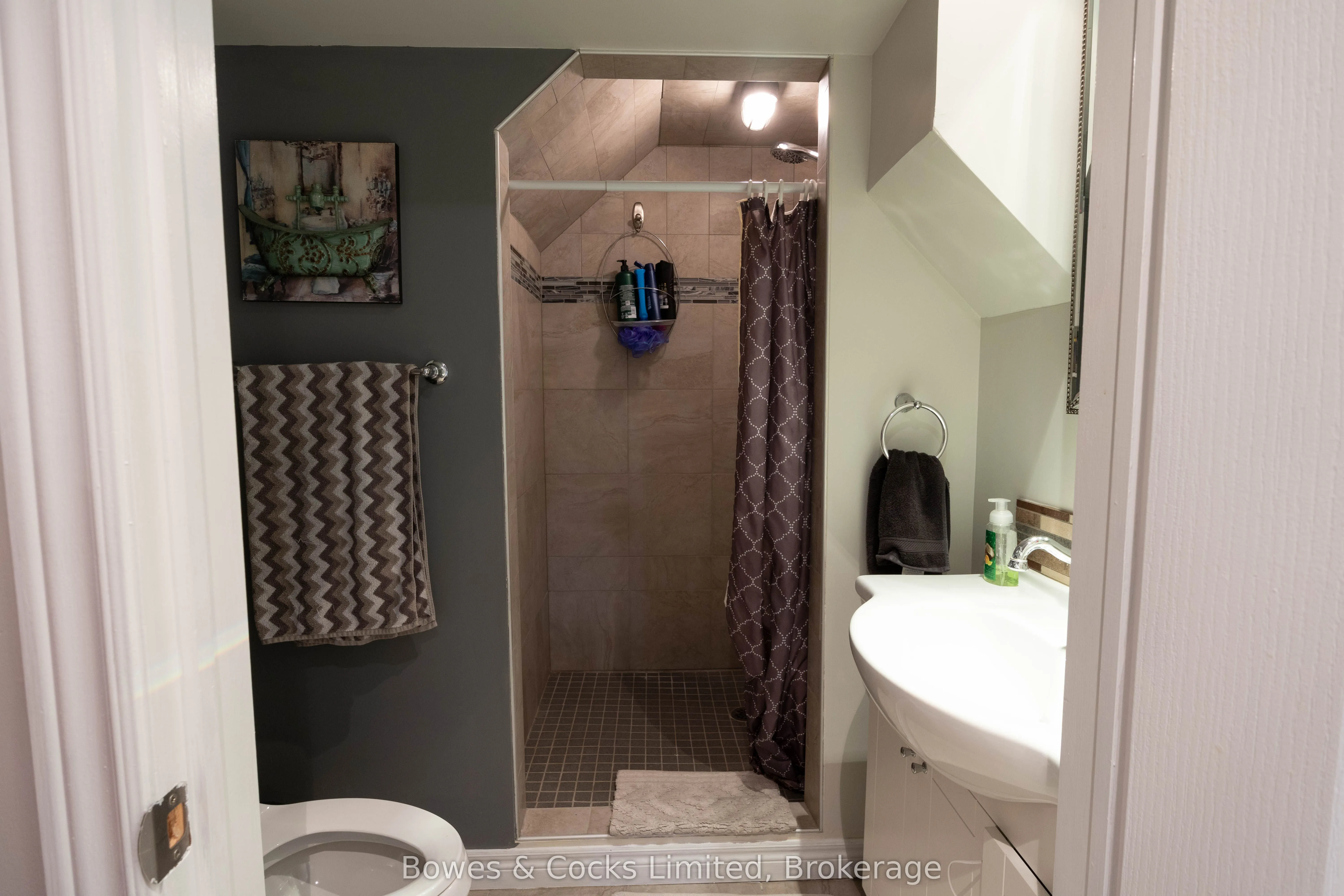 1579 Anstruther Lake Road #18
