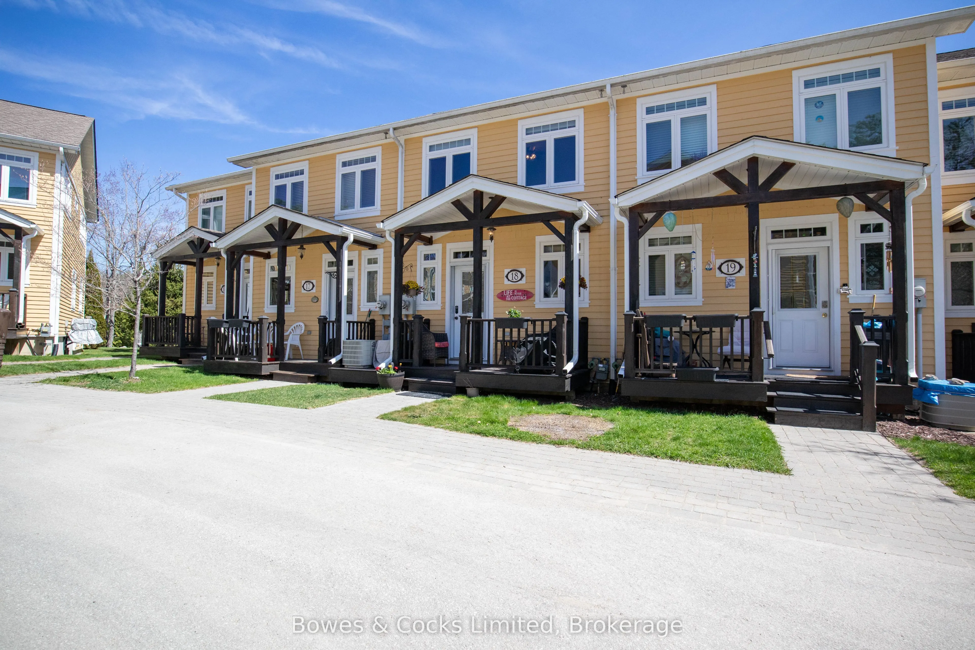 1579 Anstruther Lake Road #18