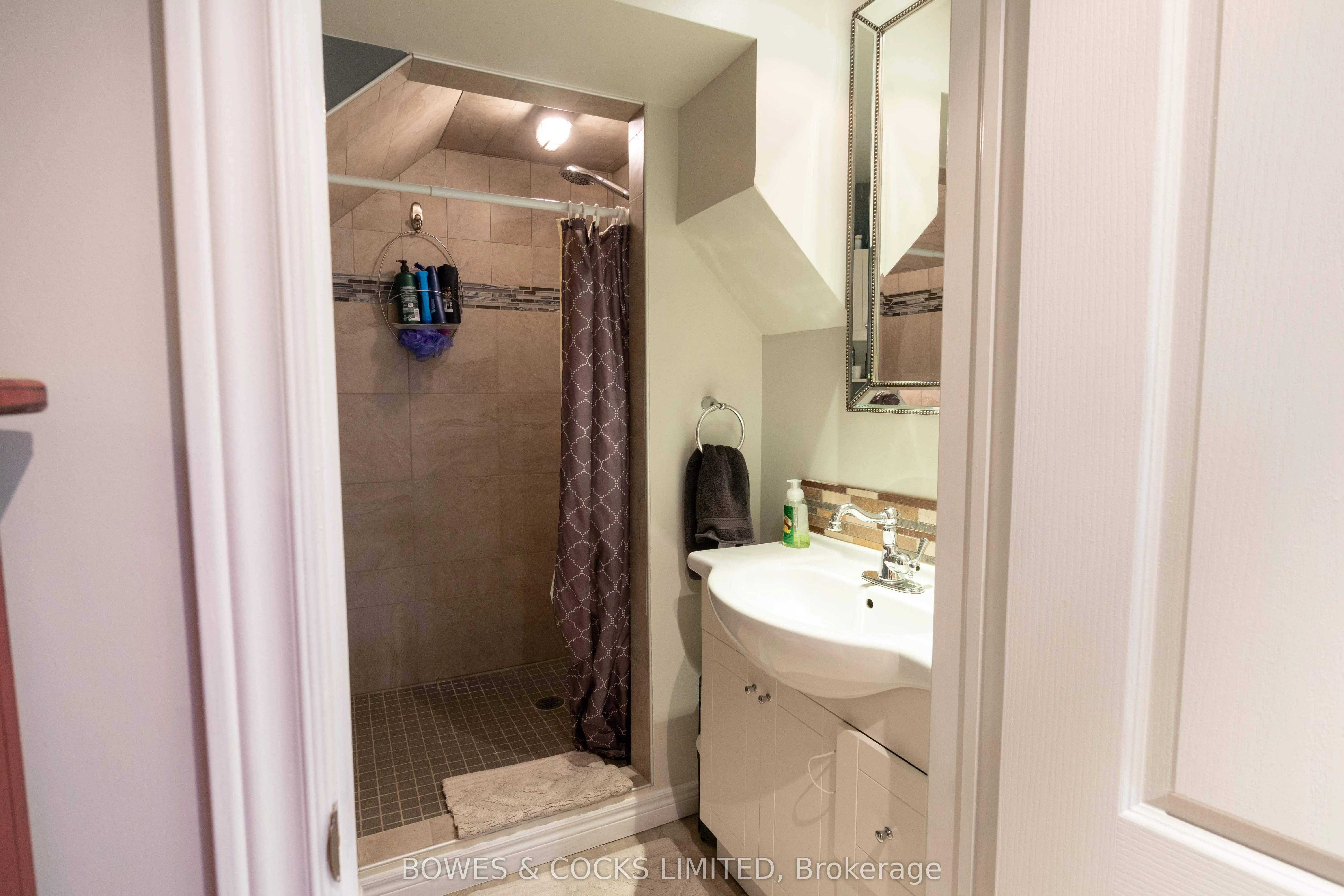 1579 Anstruther Lake Road, #18