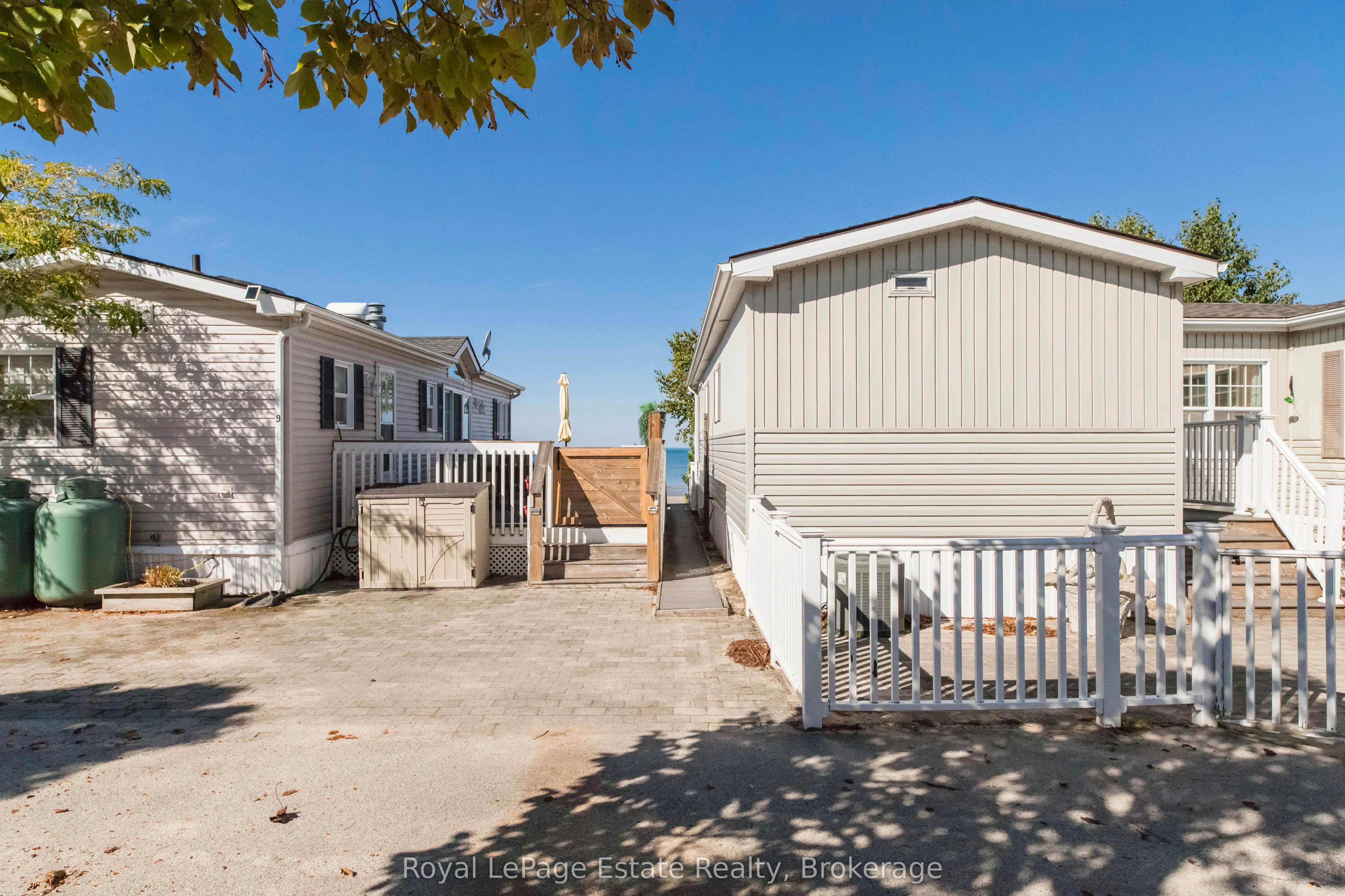 25 7th Avenue S, #22