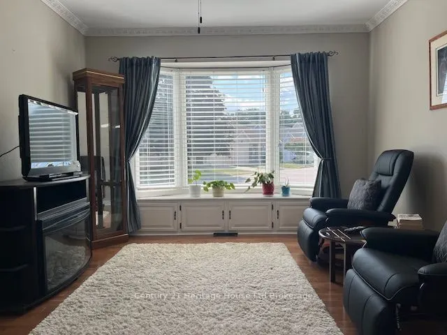 65 Edwin Crescent