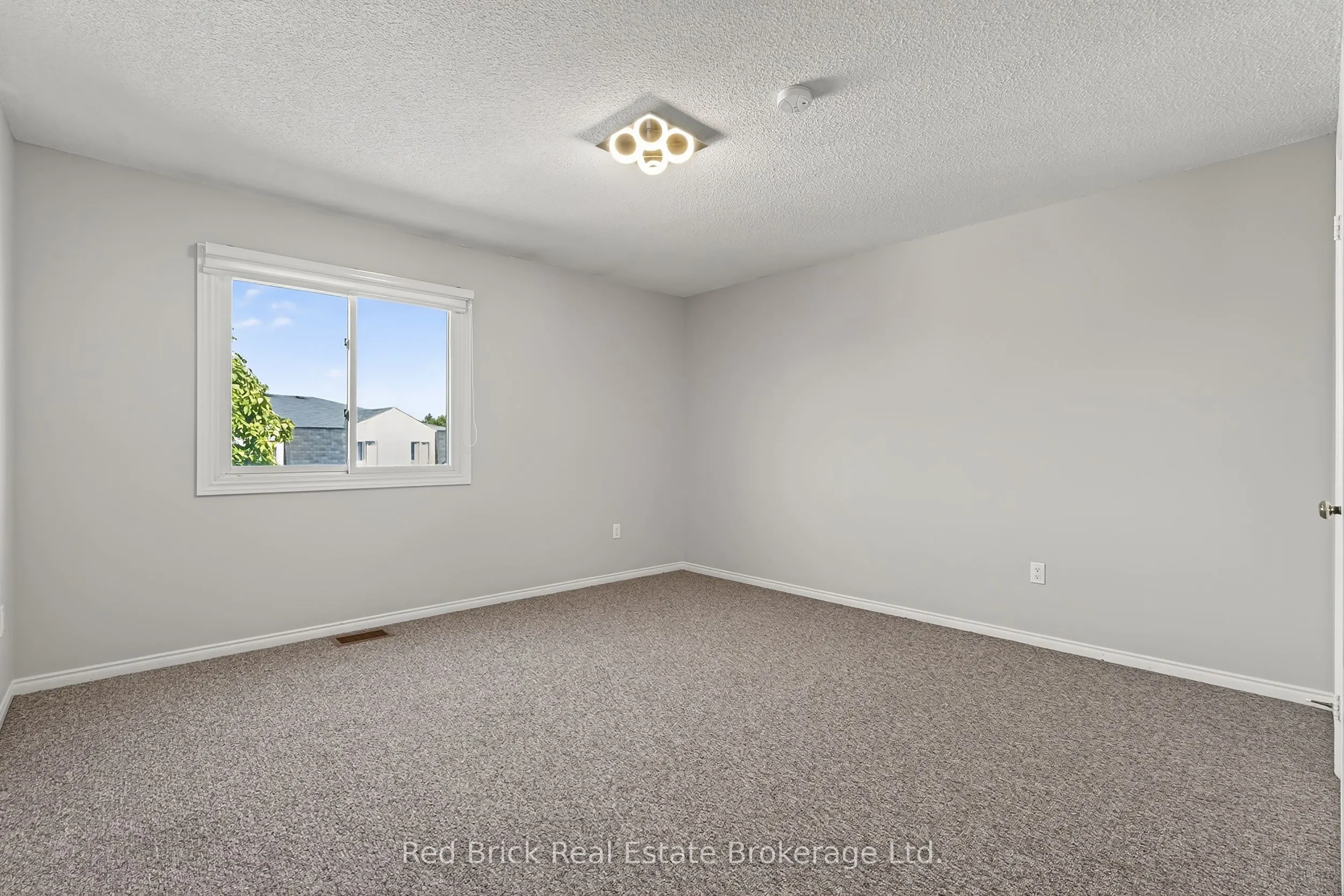 458 Janefield Avenue, #221