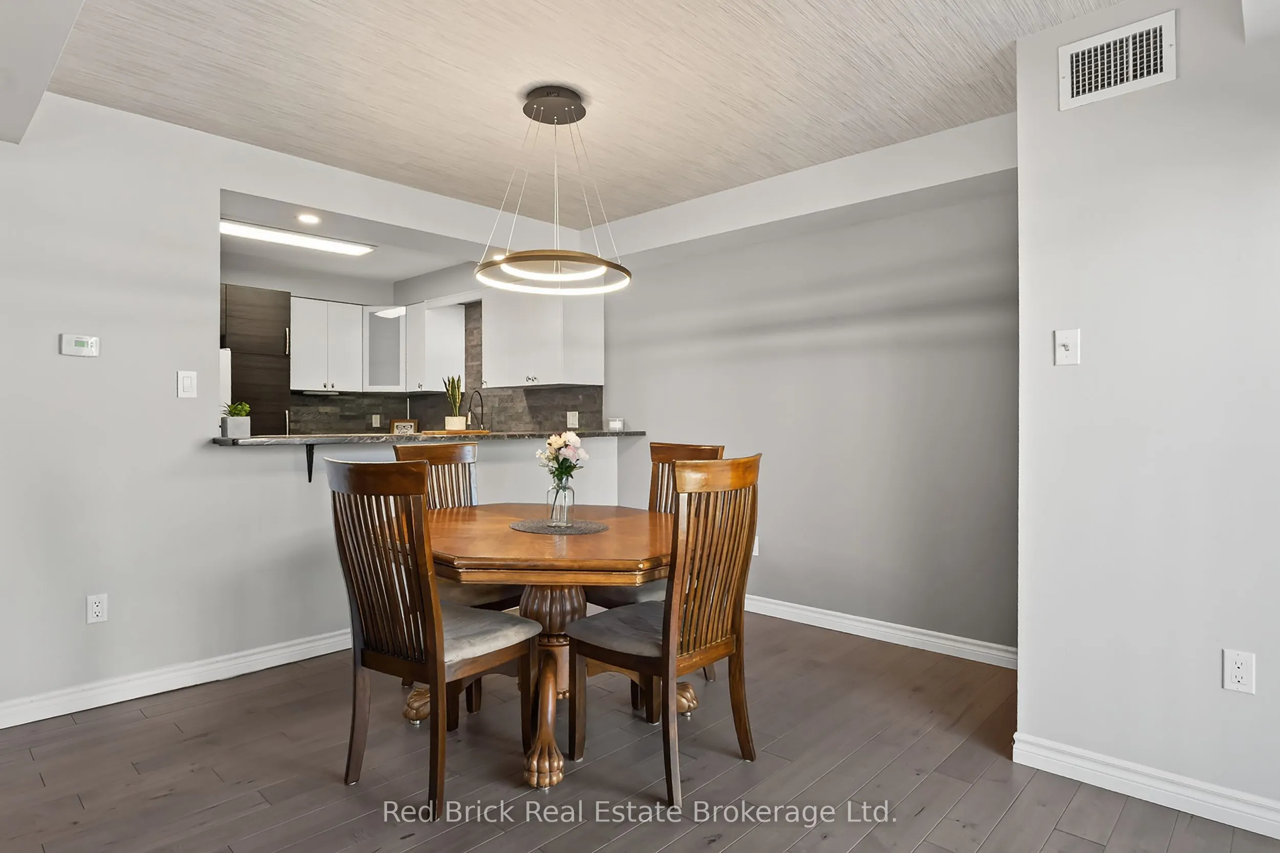 458 Janefield Avenue, #221