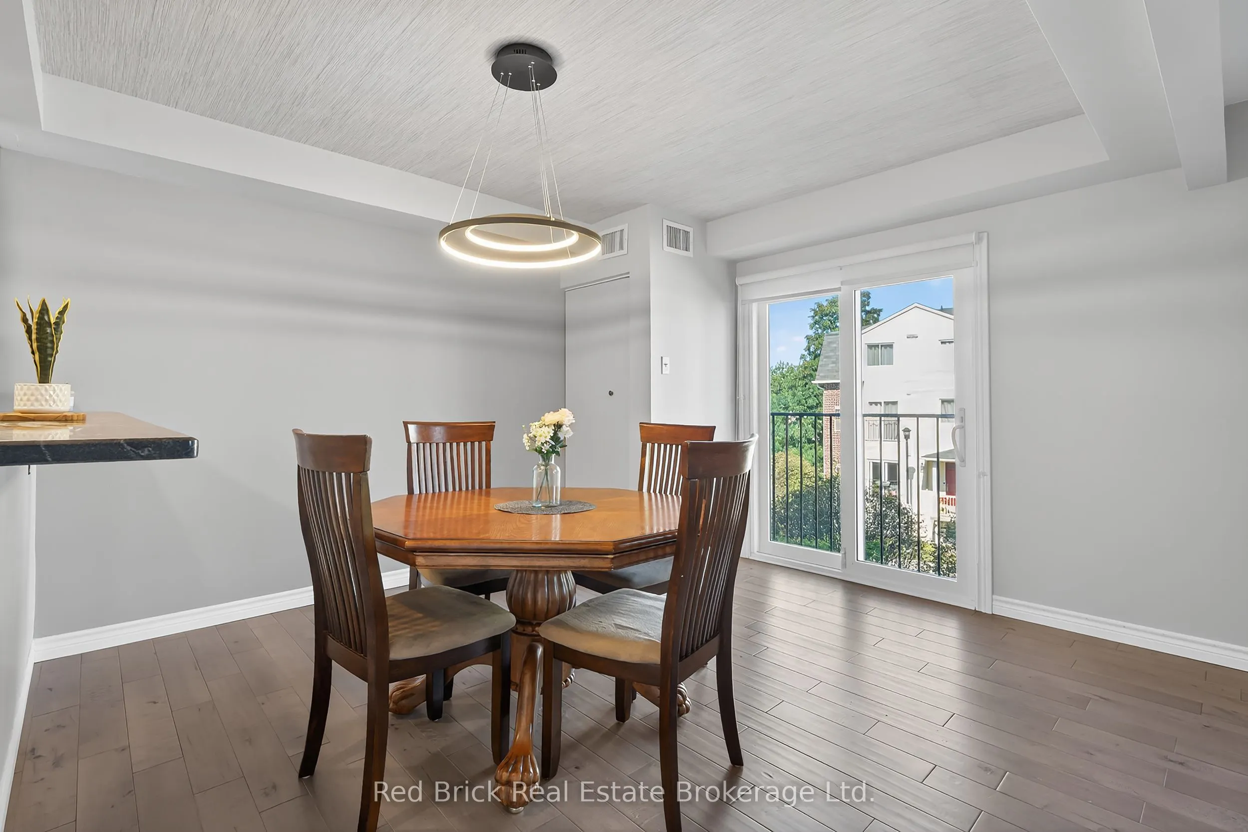 458 Janefield Avenue, #221