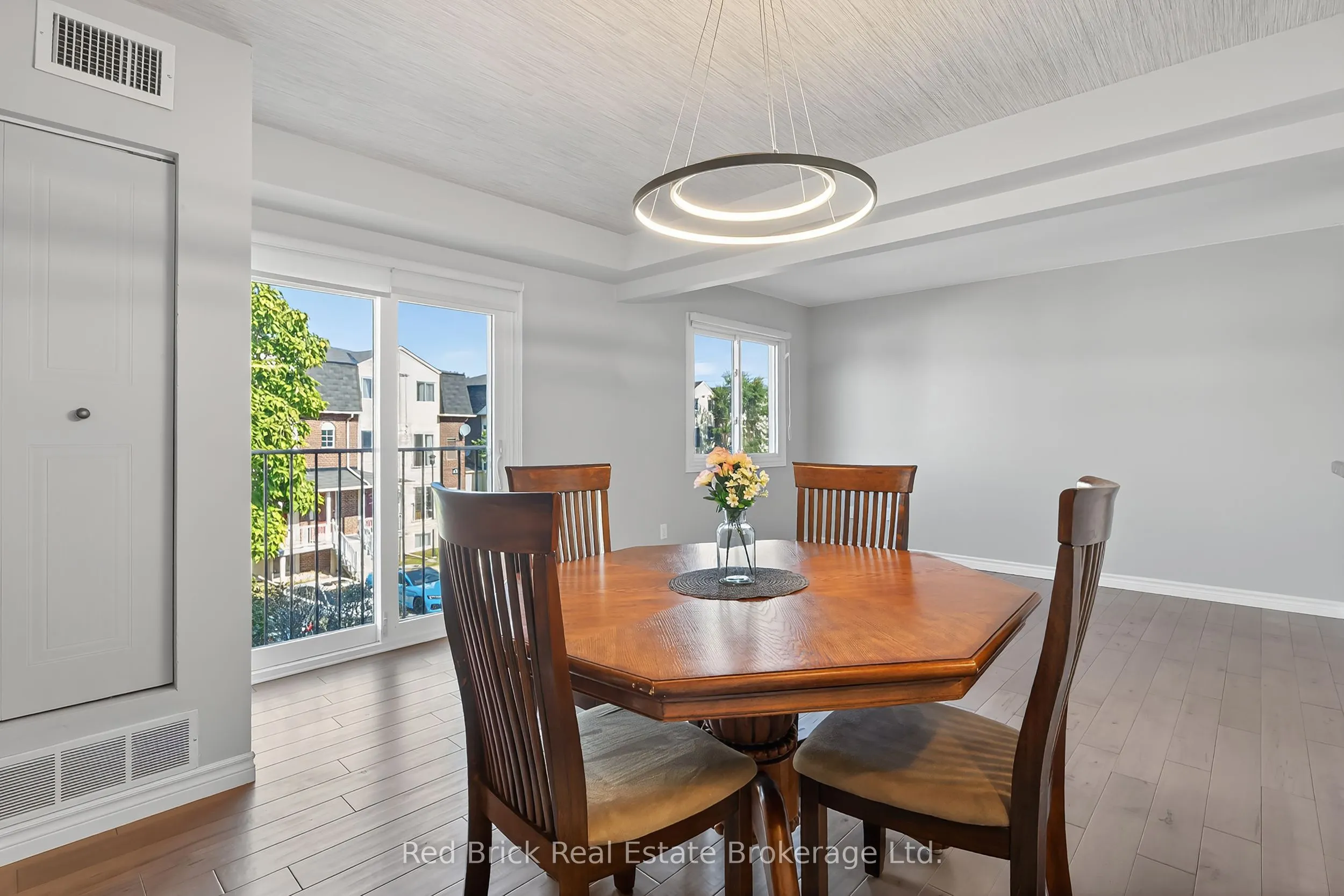 458 Janefield Avenue, #221