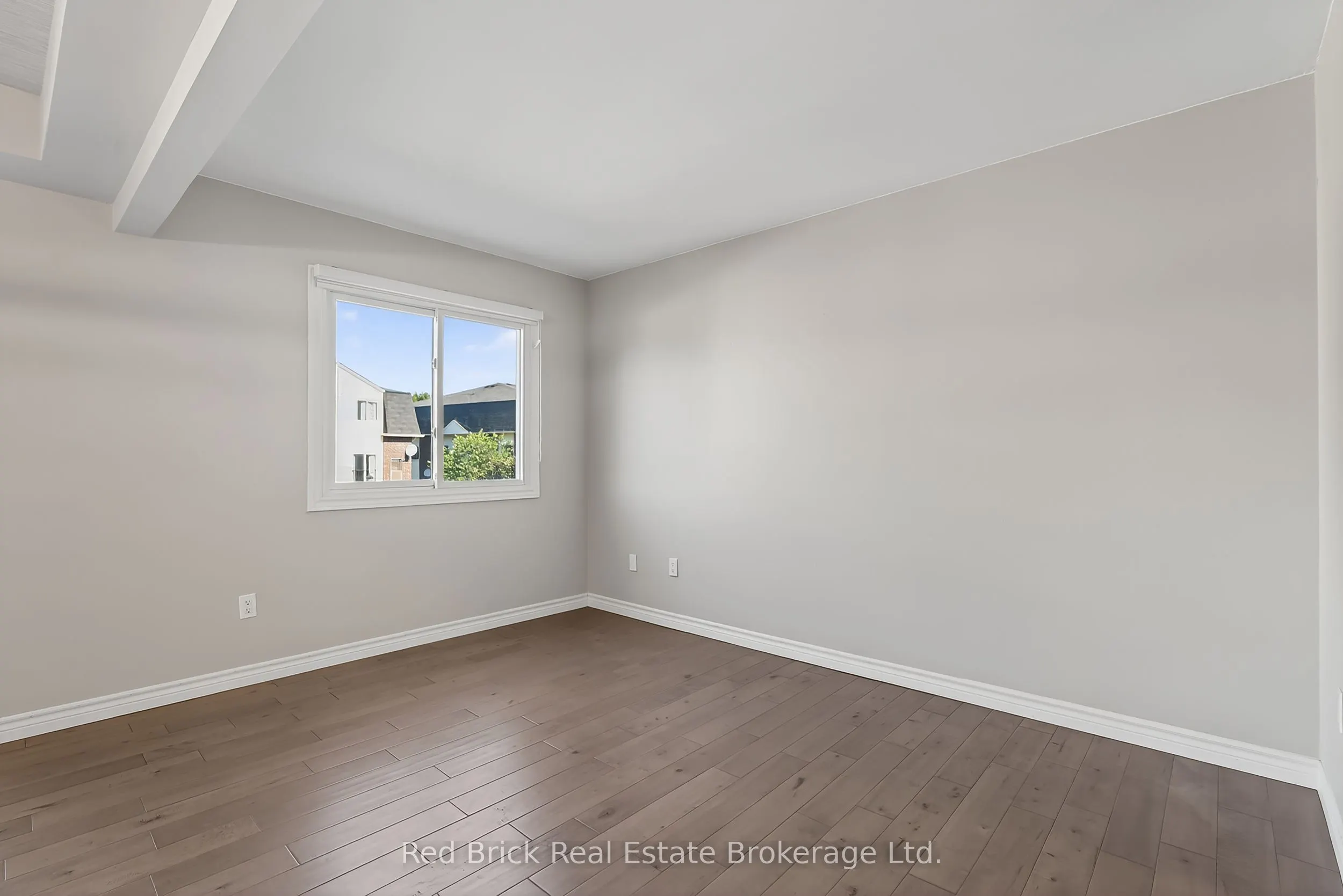 458 Janefield Avenue, #221