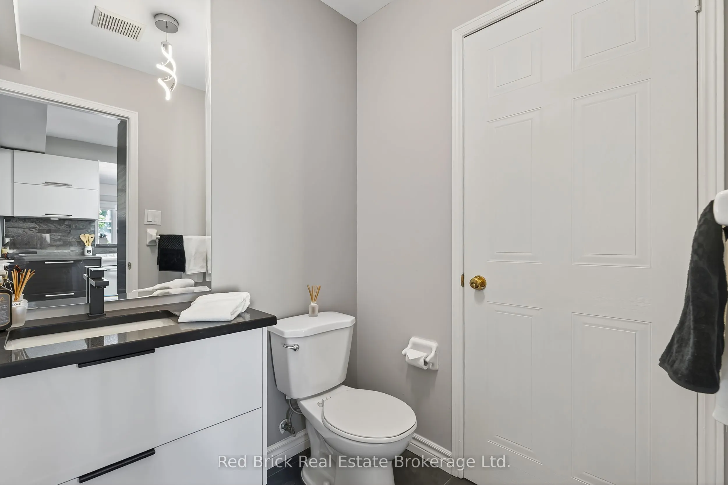 458 Janefield Avenue, #221