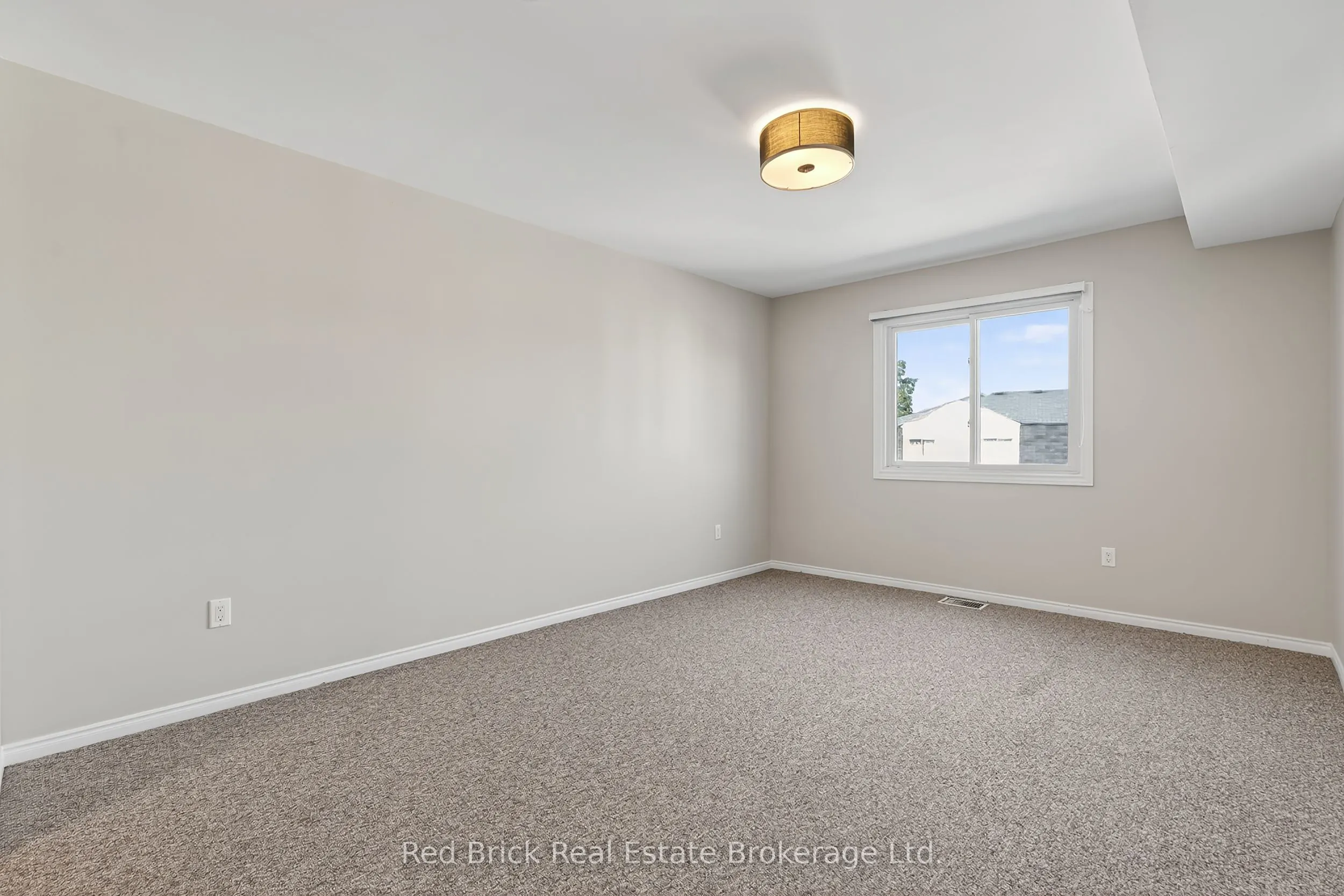 458 Janefield Avenue, #221