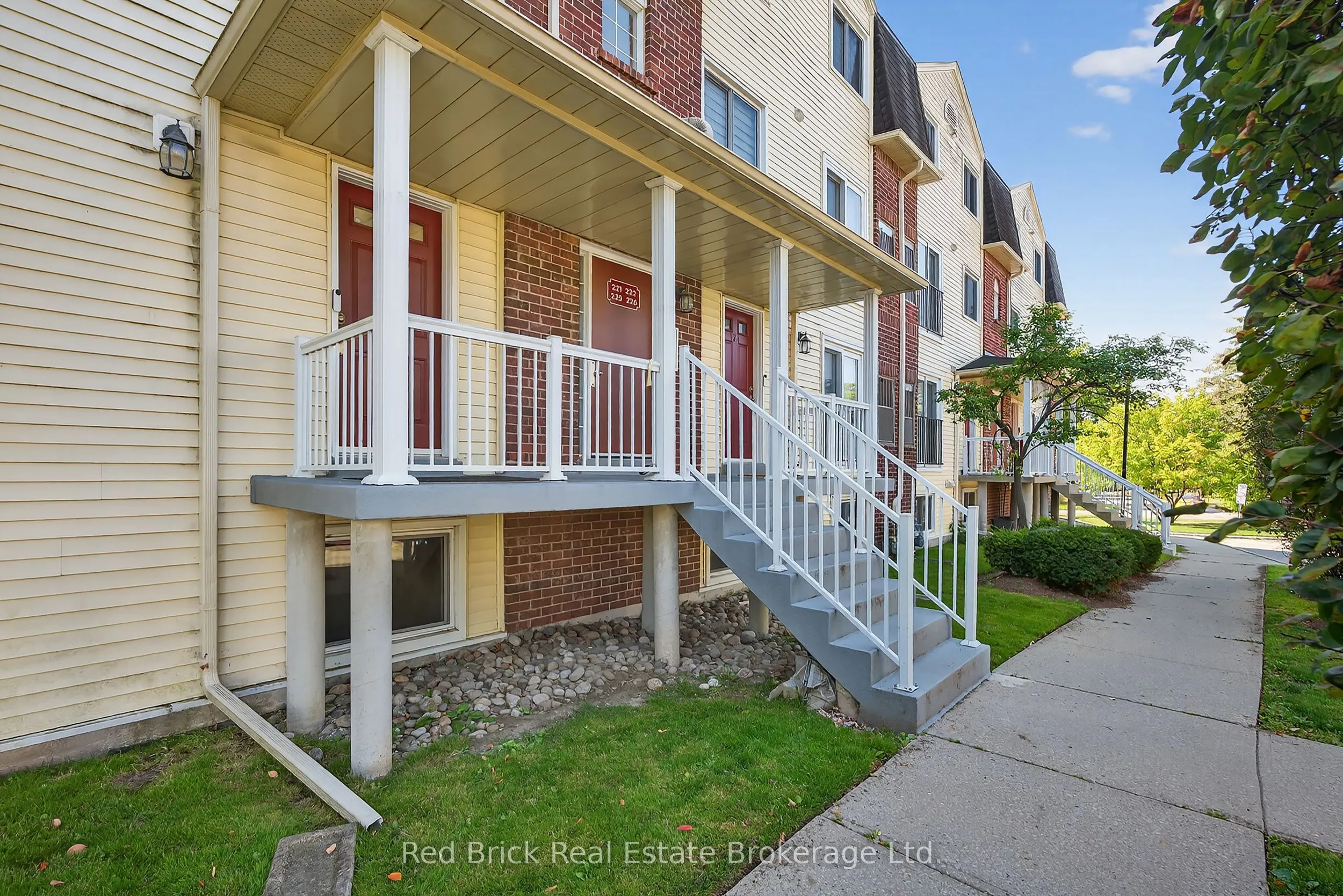 458 Janefield Avenue, #221