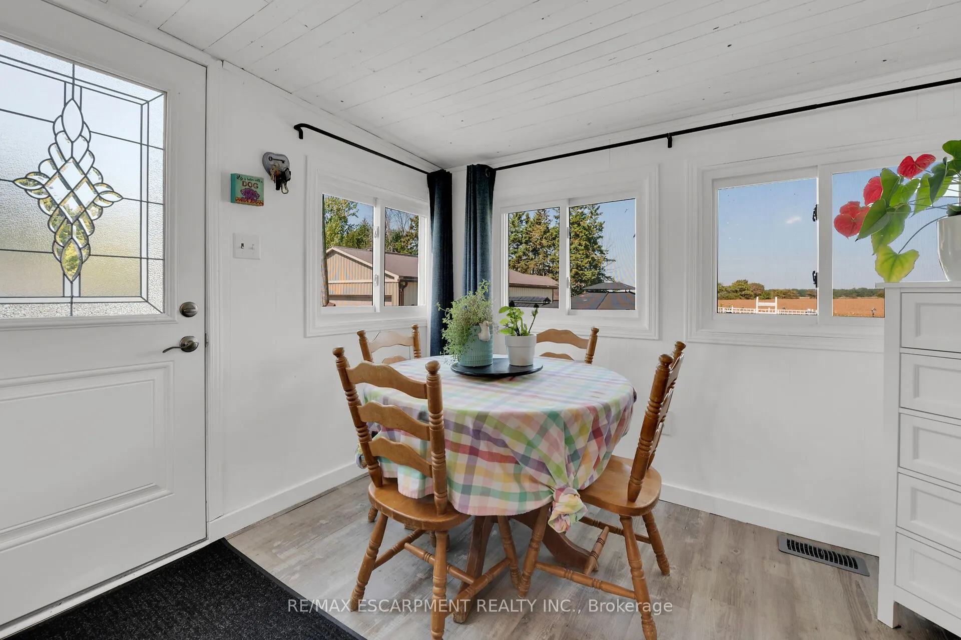 1645 Lakeshore Road