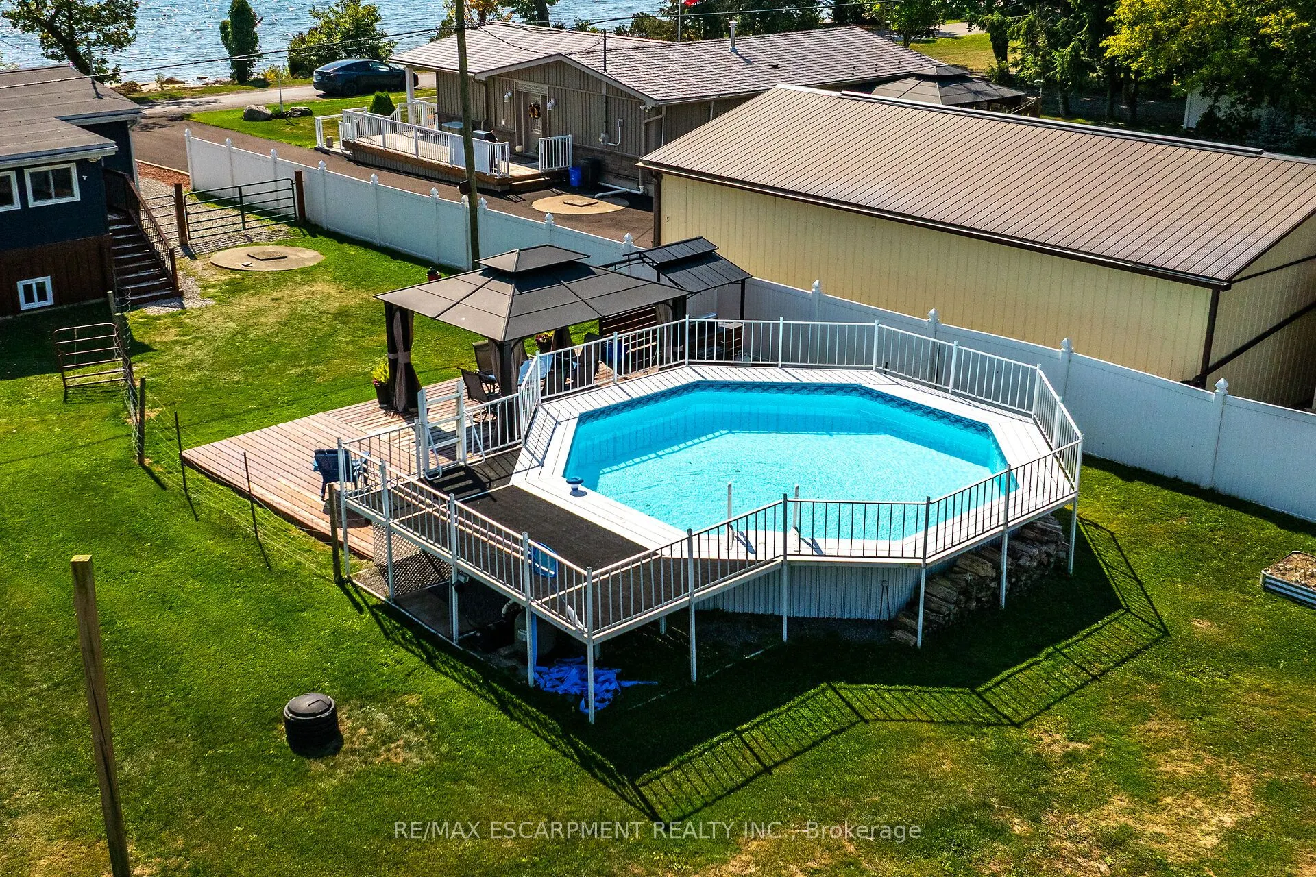 1645 Lakeshore Road