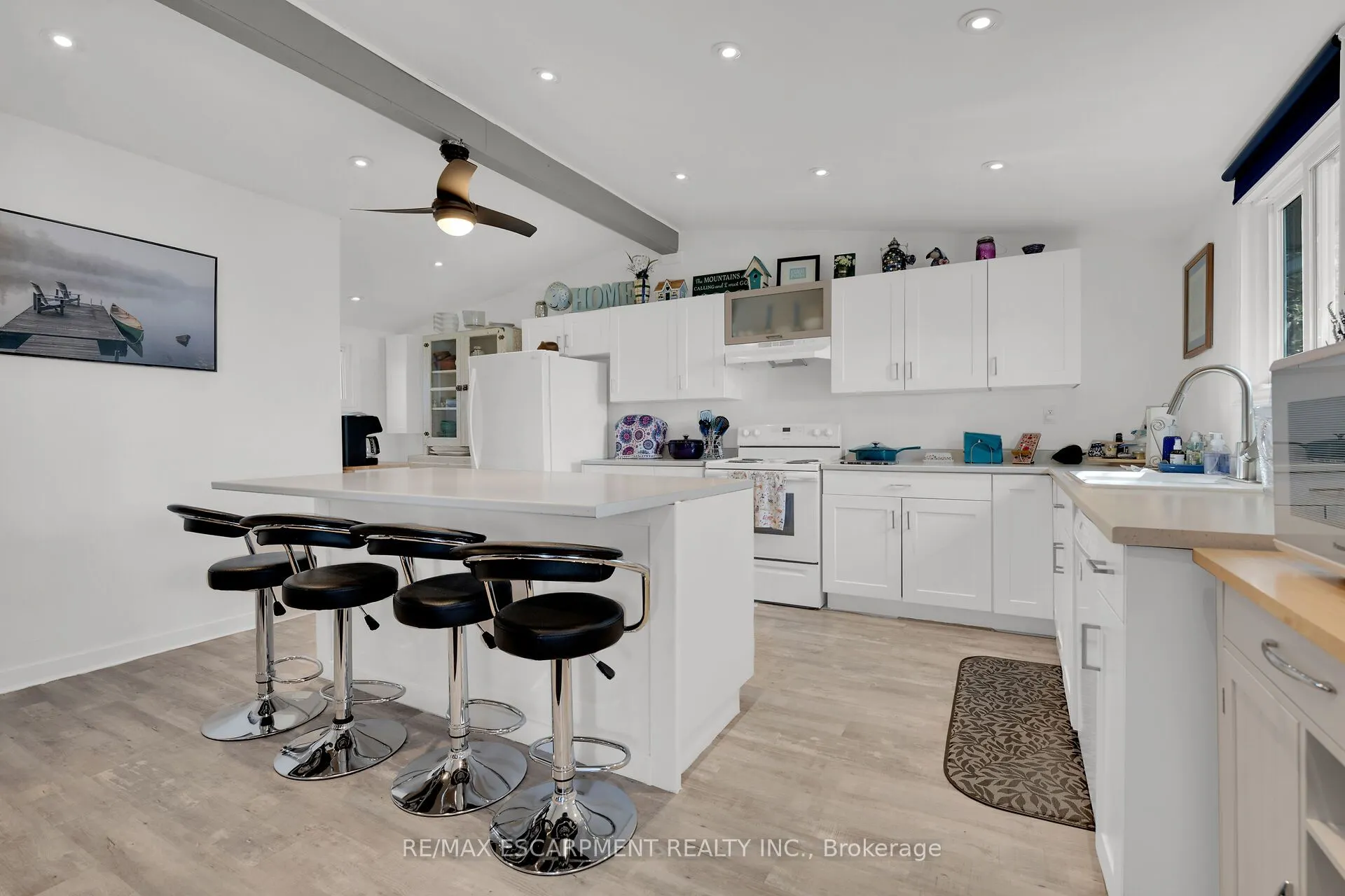 1645 Lakeshore Road