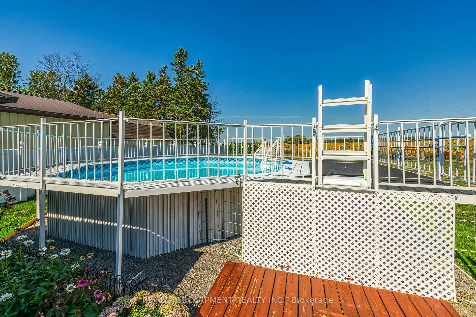 1645 Lakeshore Road