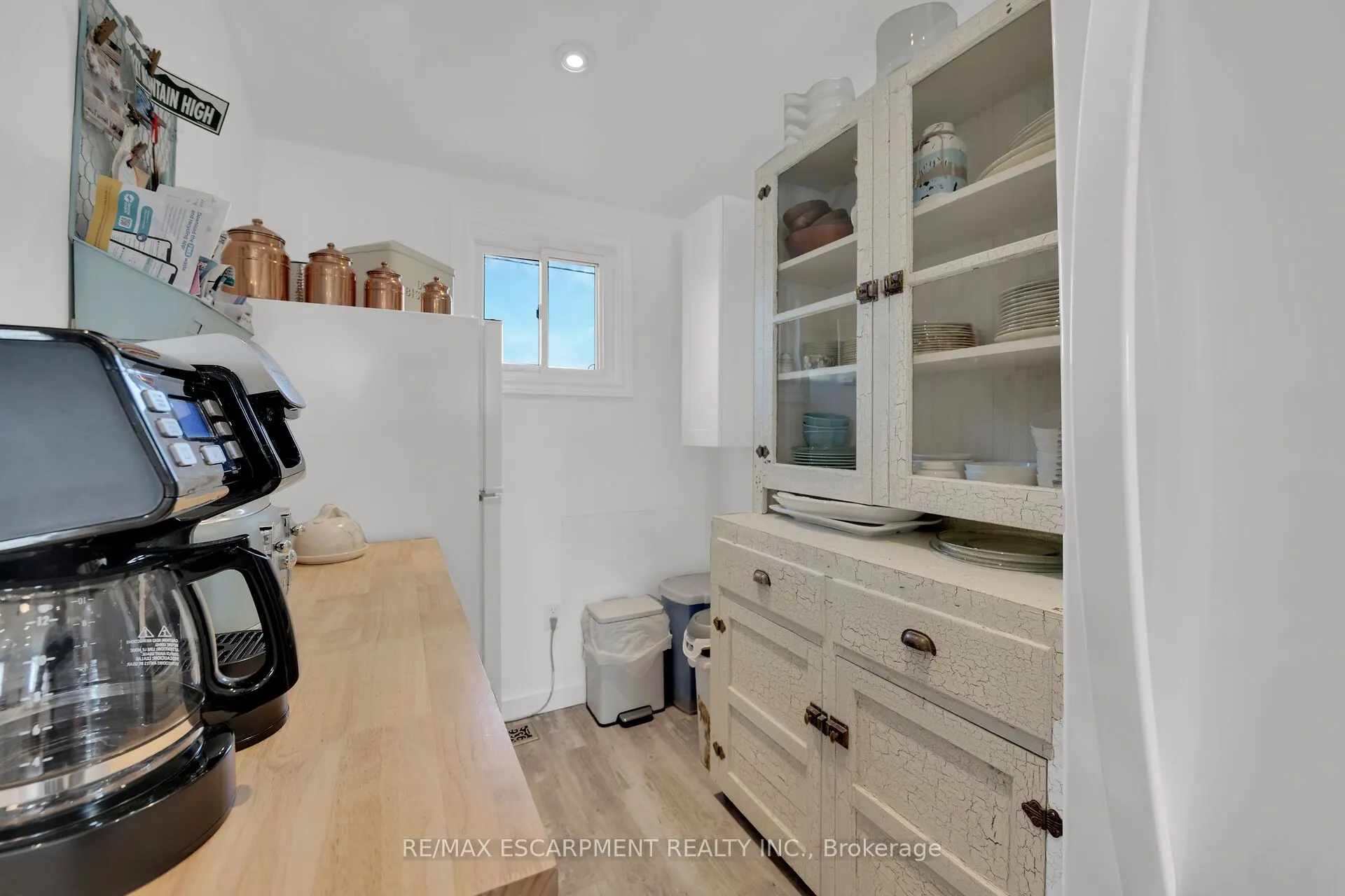 1645 Lakeshore Road