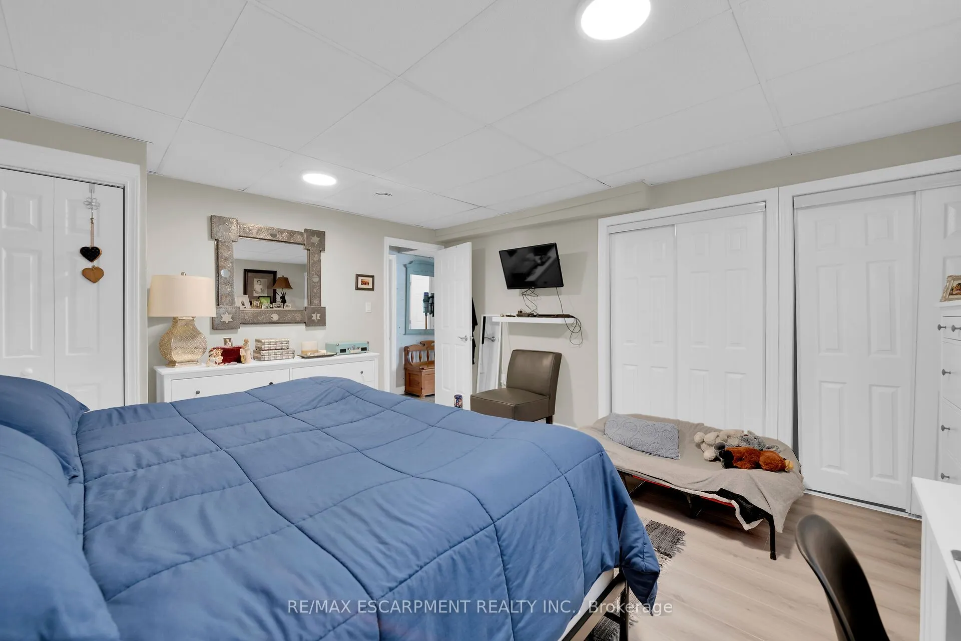 1645 Lakeshore Road