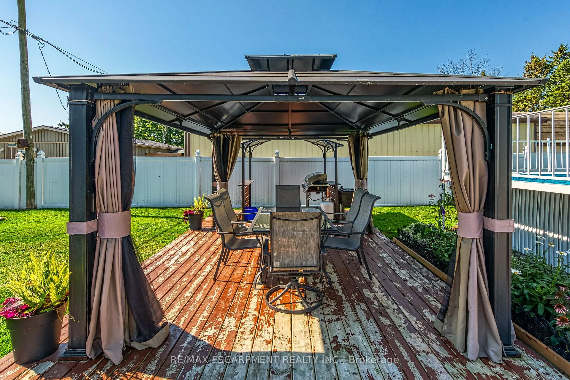 1645 Lakeshore Road