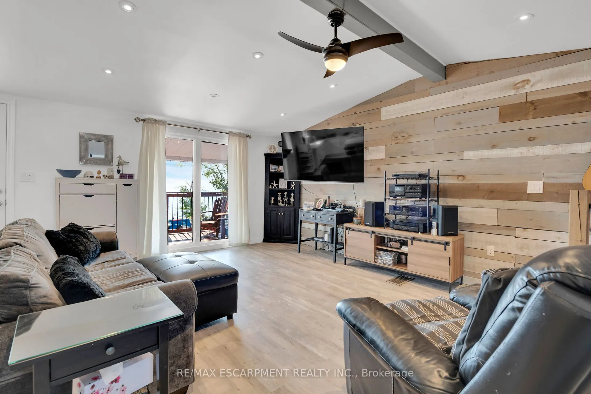 1645 Lakeshore Road