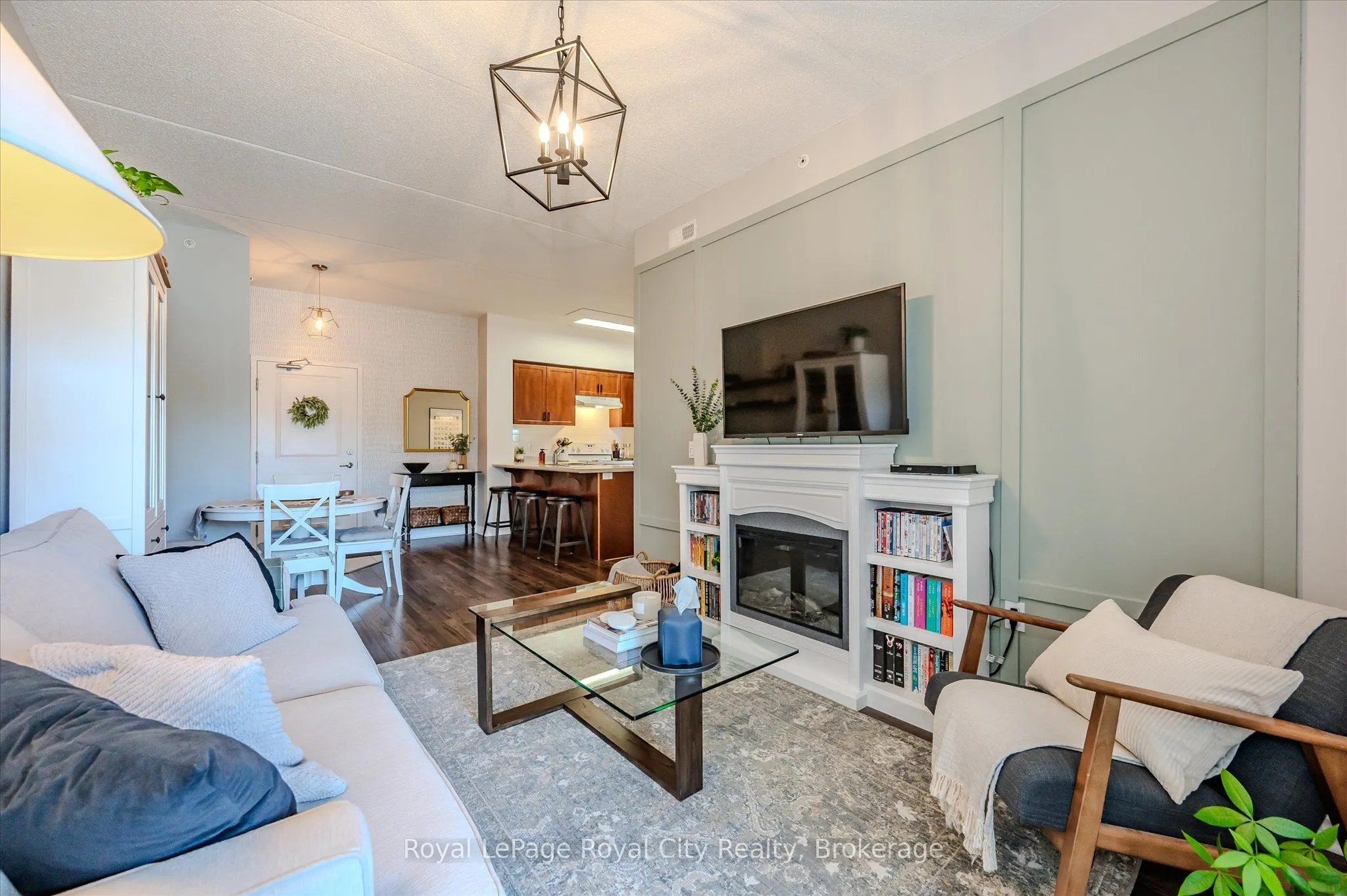 1077 Gordon Street, #123