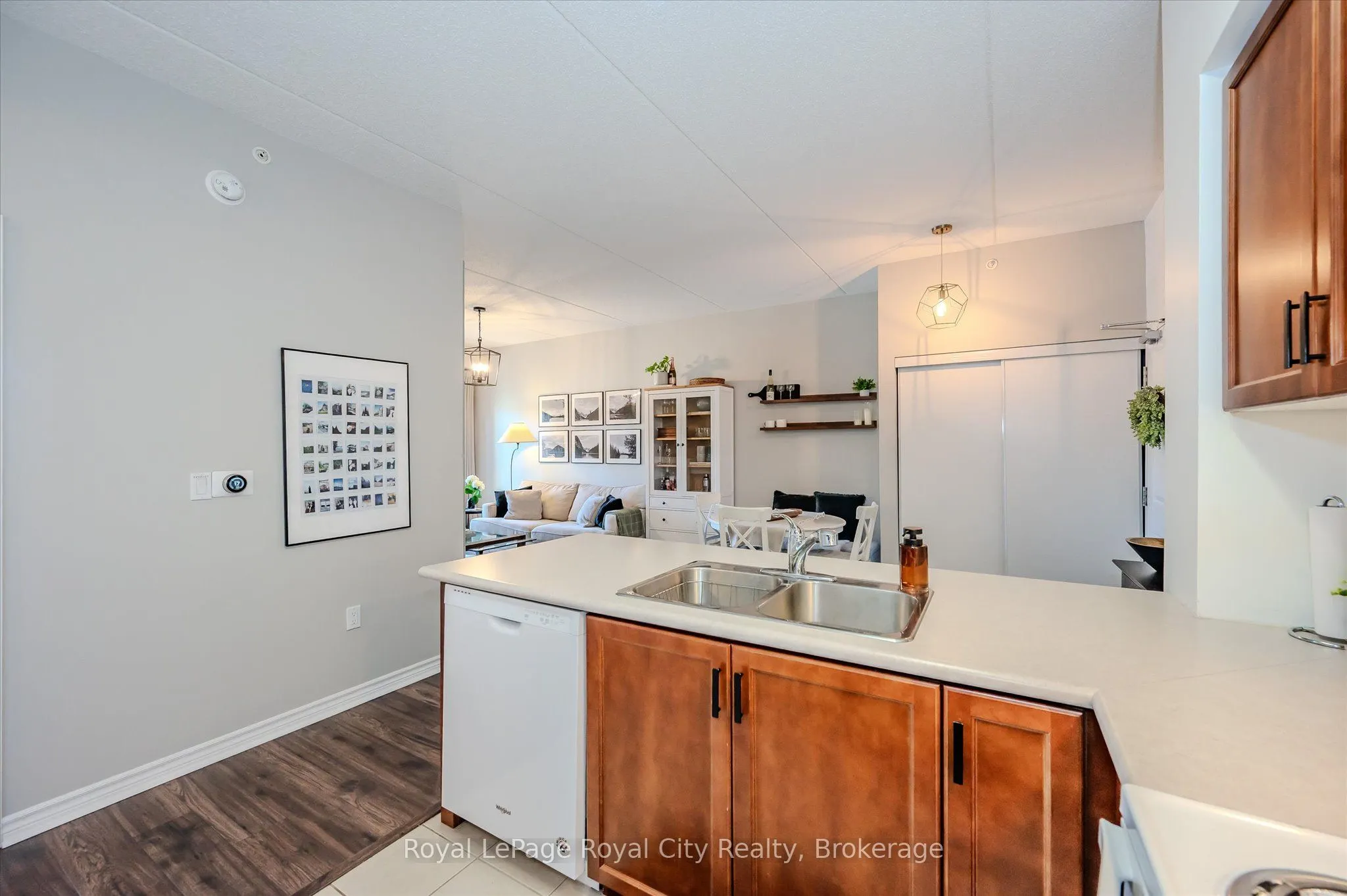 1077 Gordon Street, #123