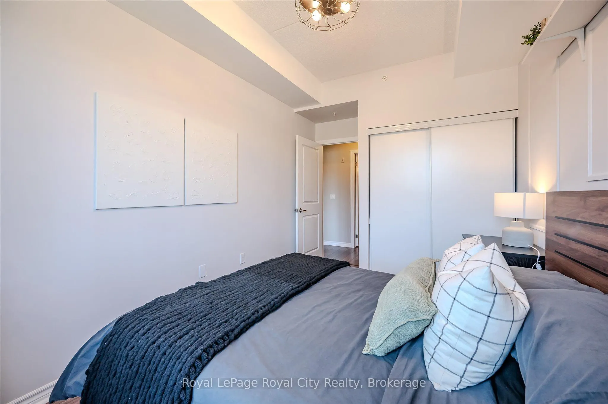 1077 Gordon Street, #123
