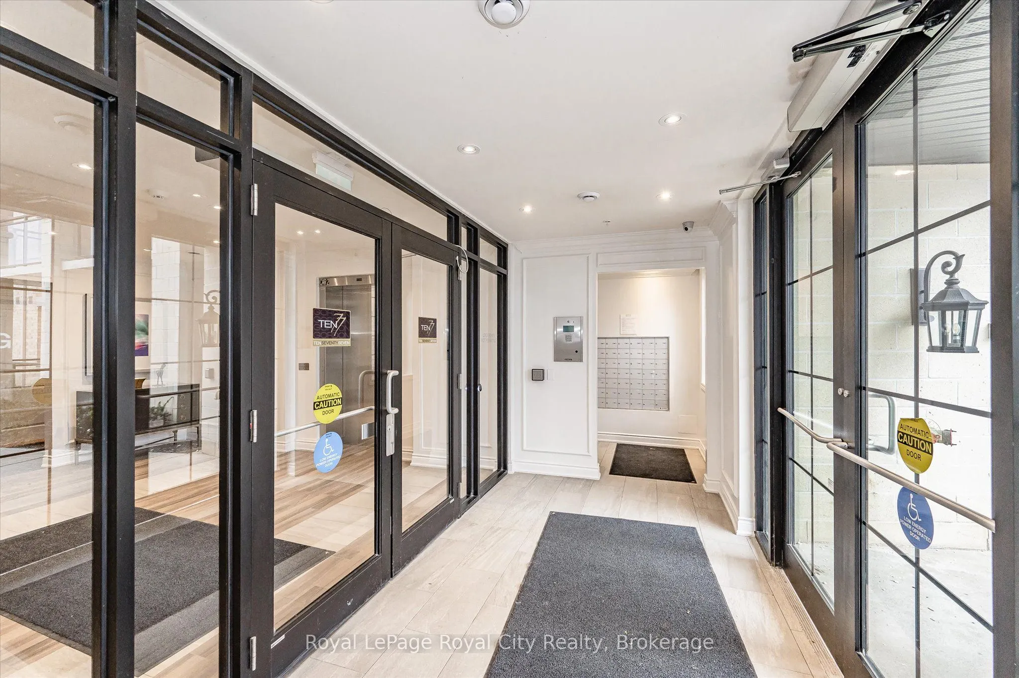 1077 Gordon Street, #123