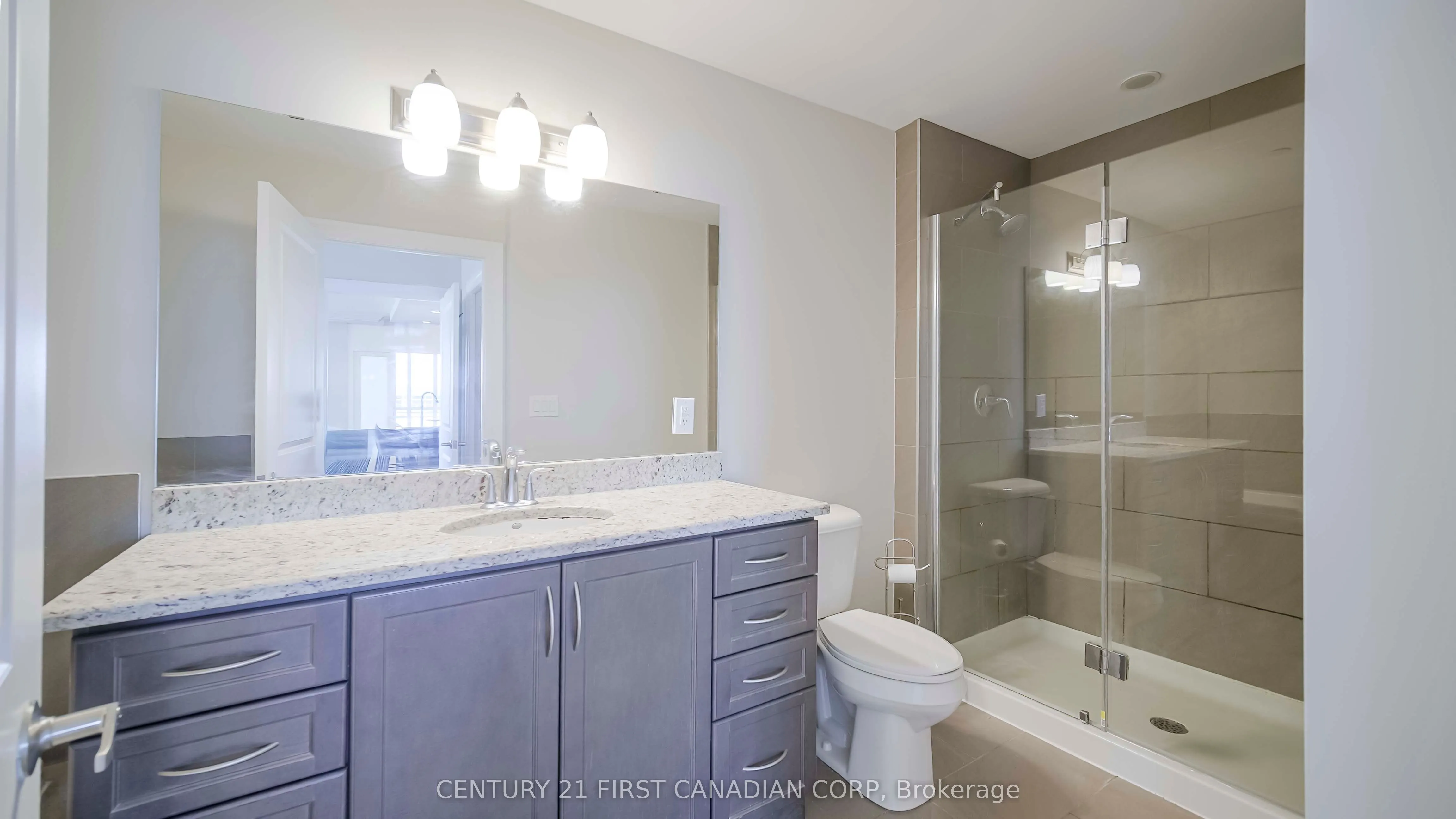 240 Villagewalk Boulevard, #504