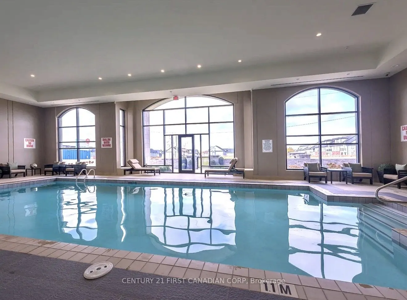 240 Villagewalk Boulevard, #504